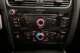 musta Audi A4 2014 kuva 16.