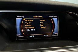 musta Audi A4 2014 kuva 17.