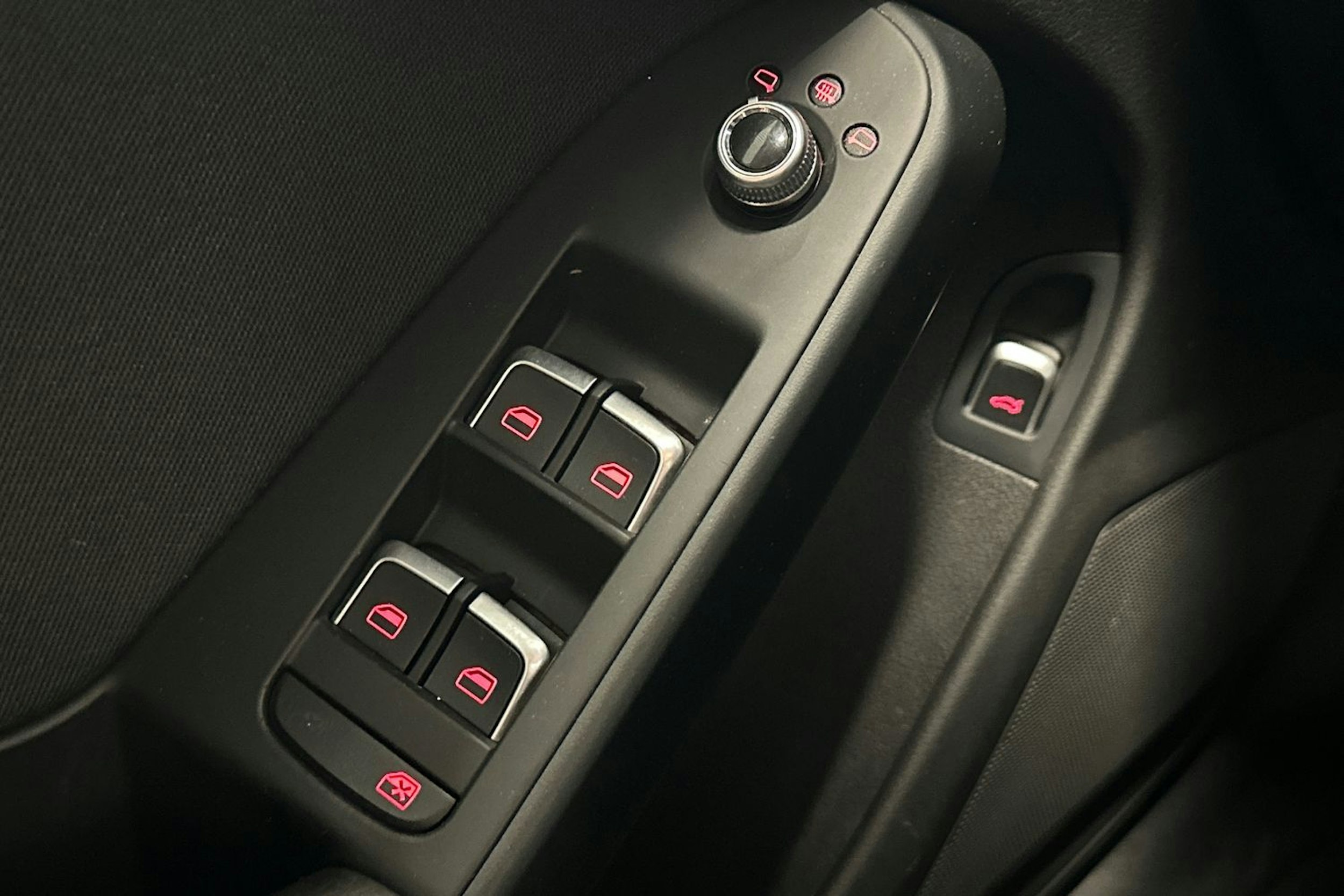 musta Audi A4 2013 kuva 14.
