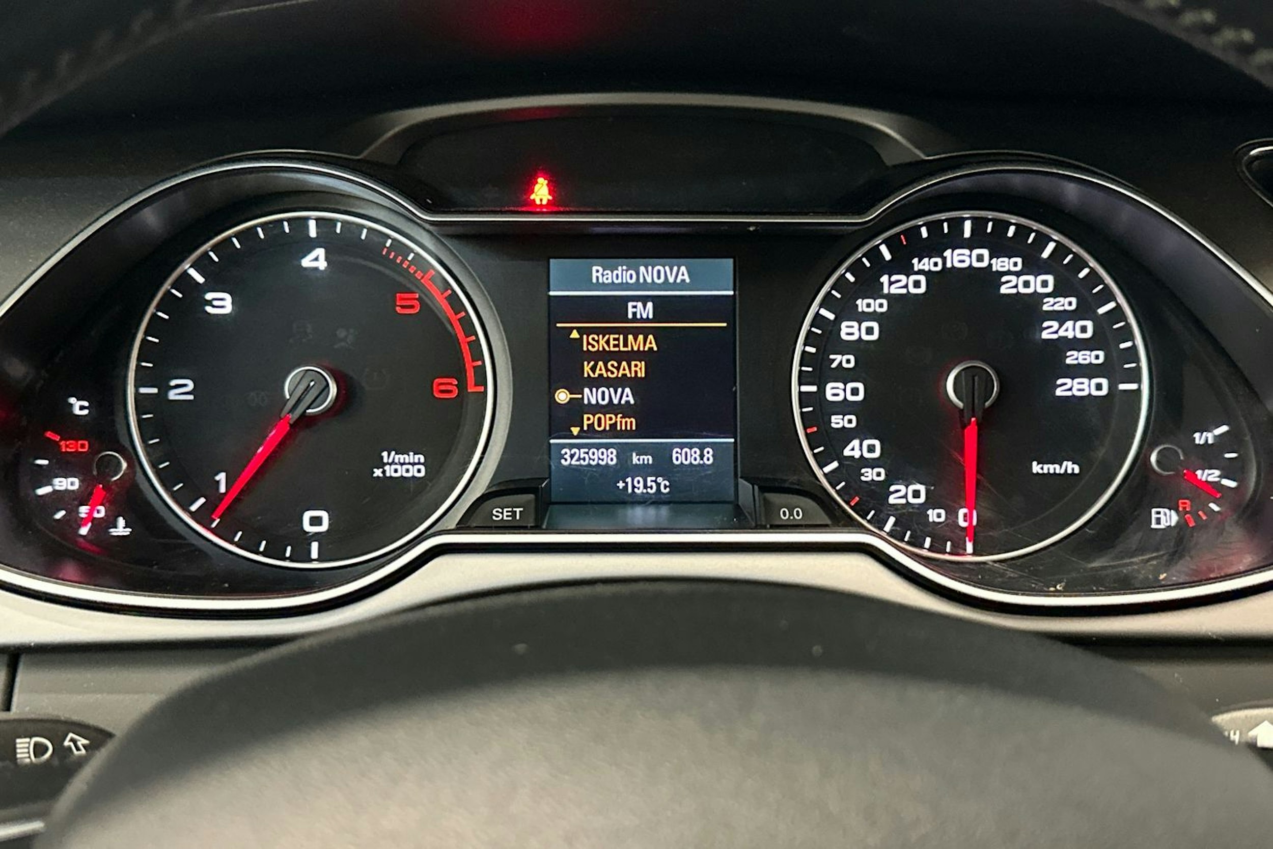 musta Audi A4 2013 kuva 20.