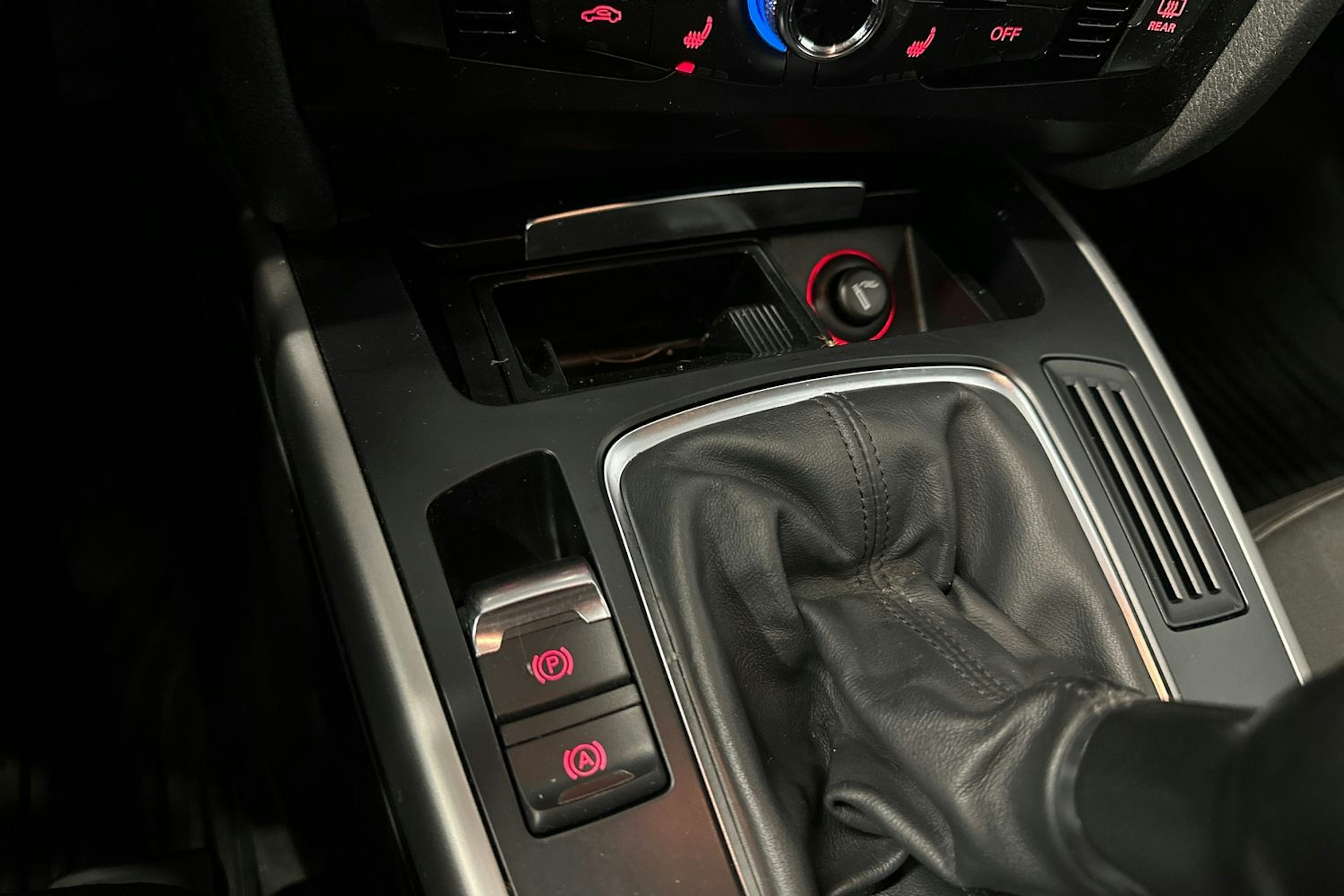 musta Audi A4 2013 kuva 22.