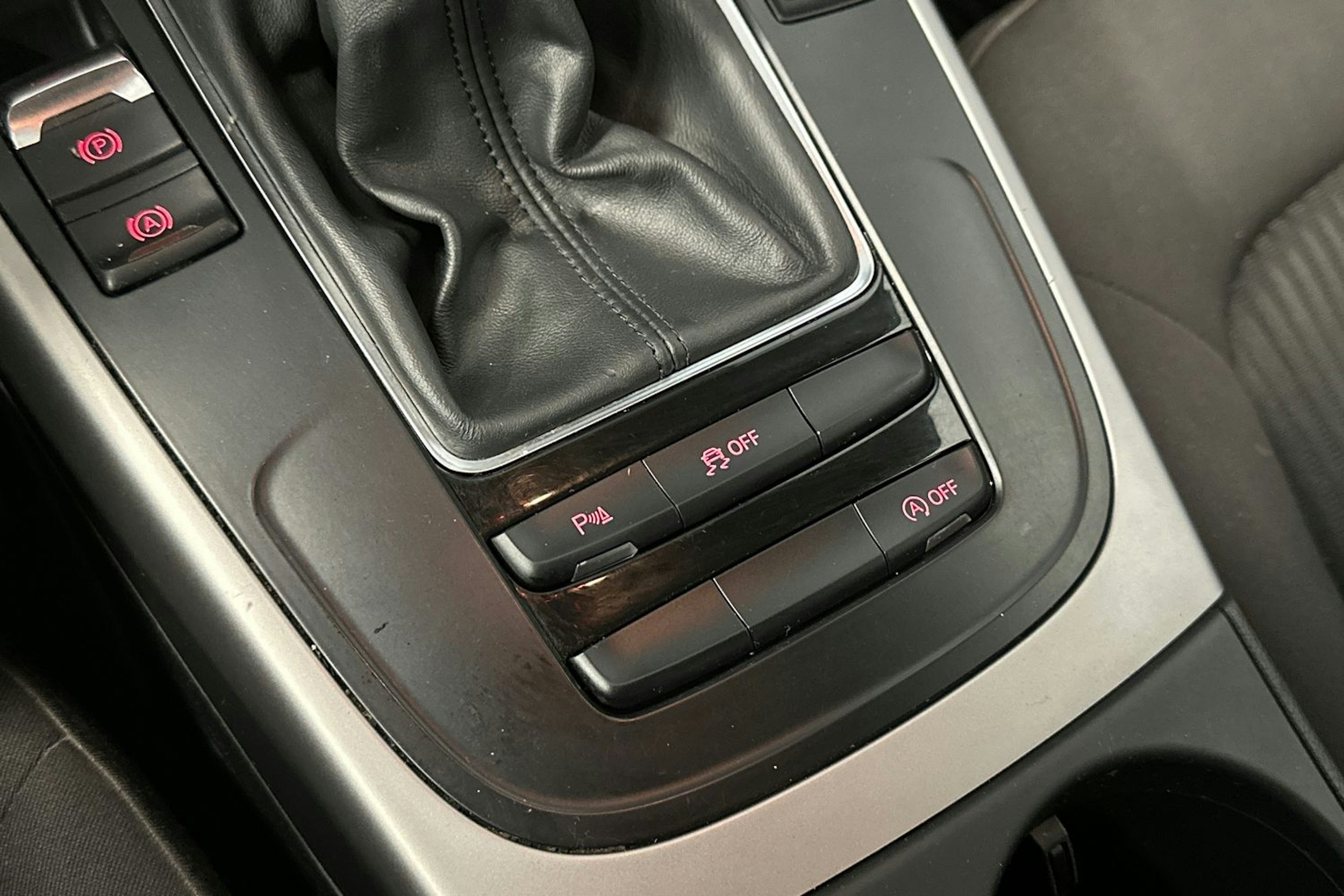 musta Audi A4 2013 kuva 23.