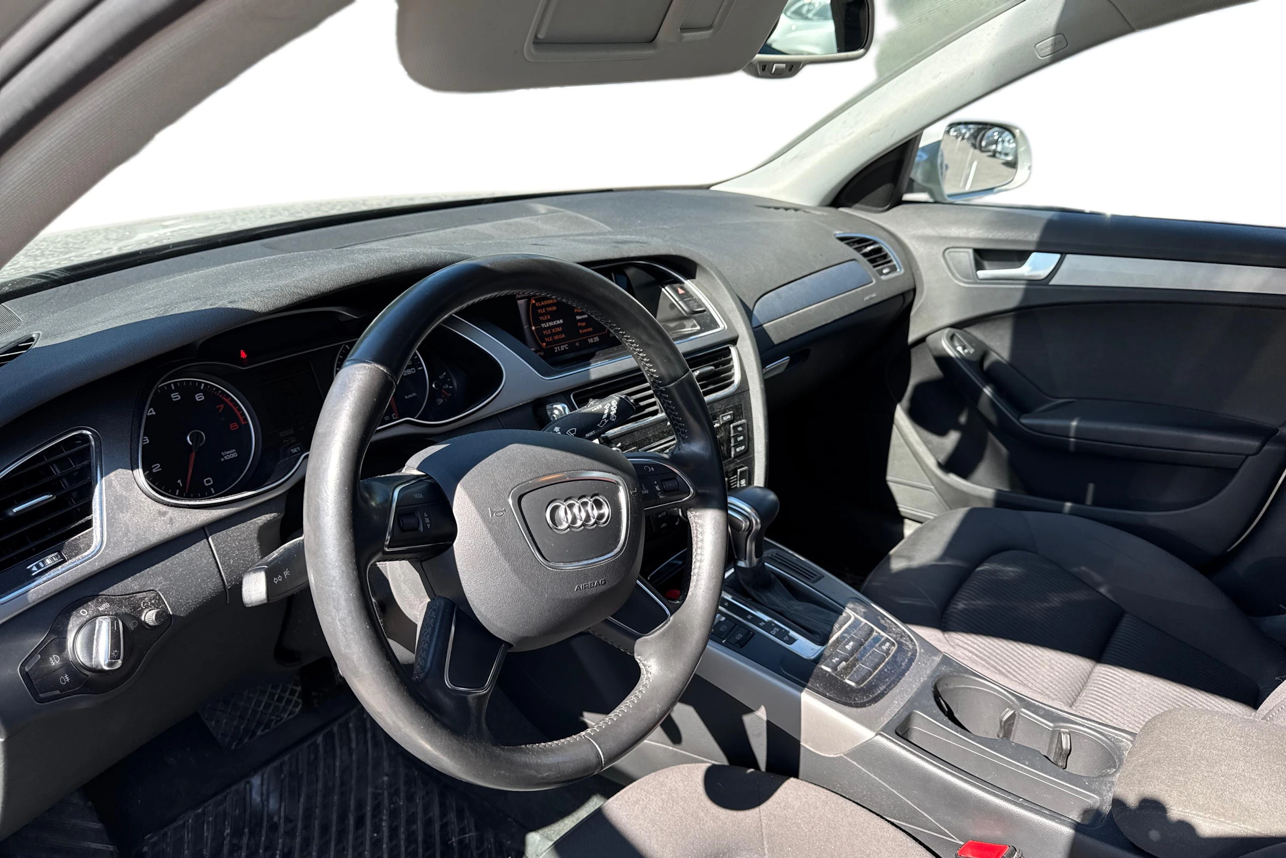 met. hopea Audi A4 2013 kuva 3.