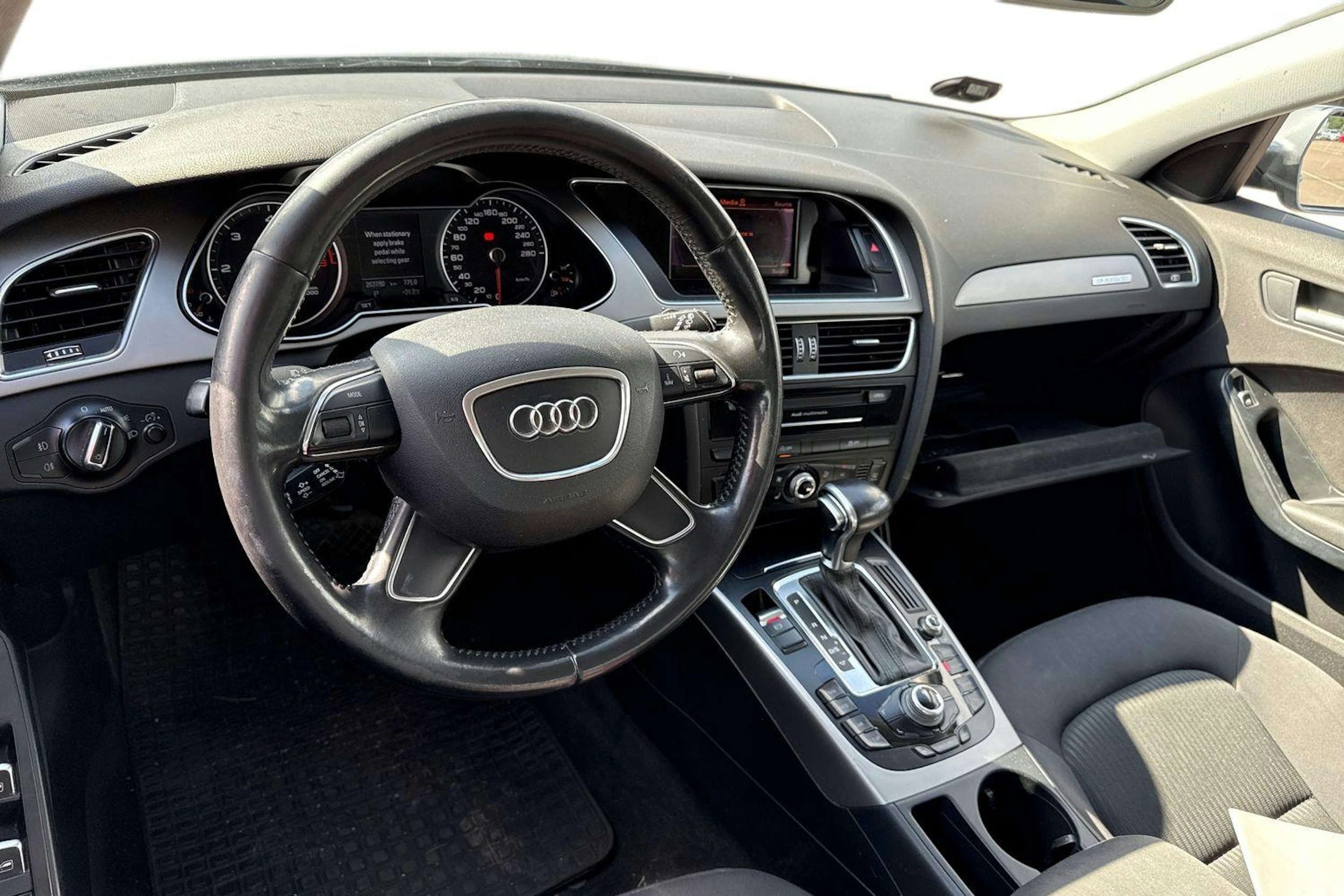harmaa Audi A4 2013 kuva 3.
