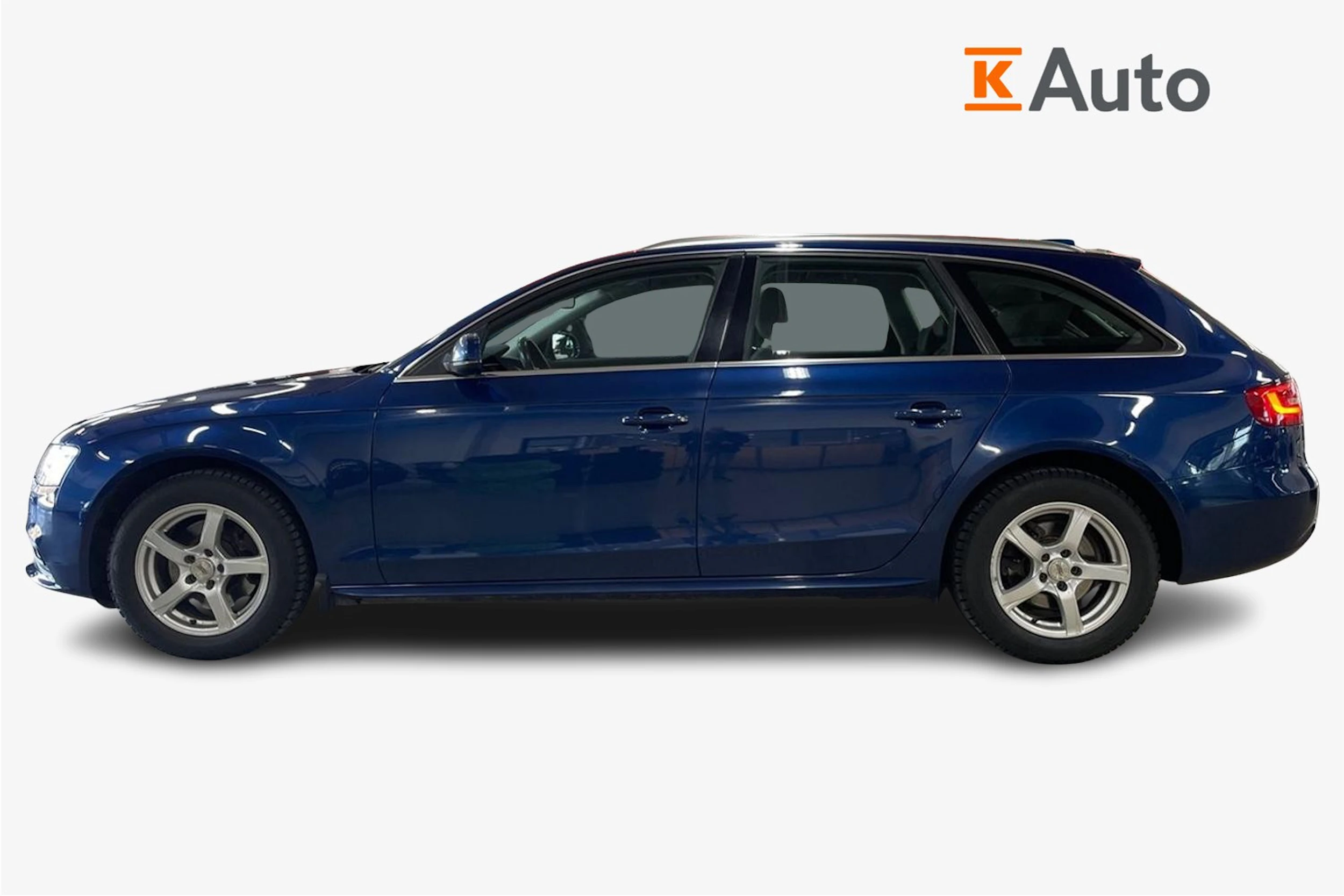 Sininen Audi A4 2013 kuva 7.