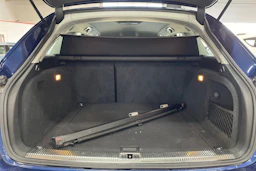 Sininen Audi A4 2013 kuva 17.