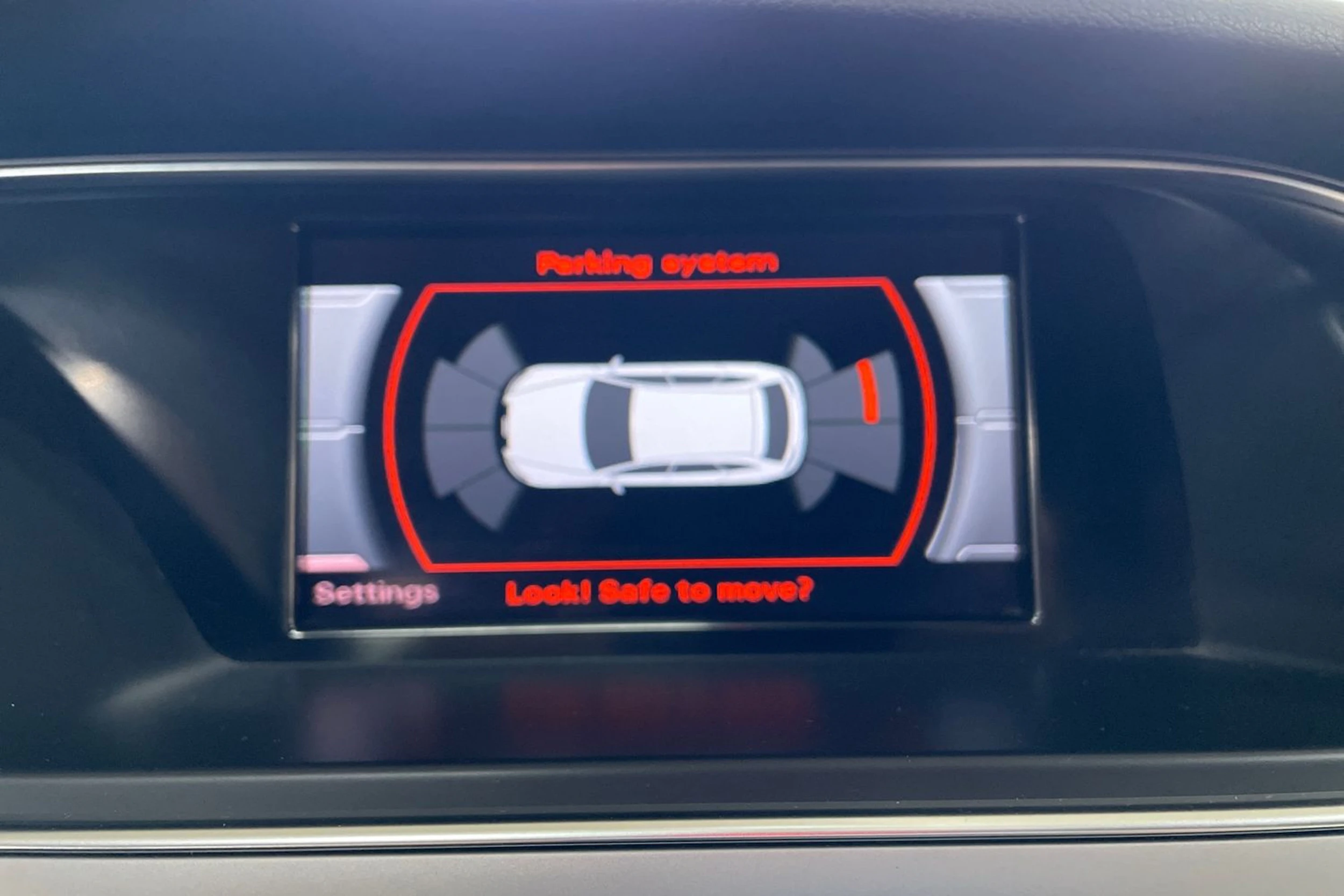 Sininen Audi A4 2013 kuva 19.