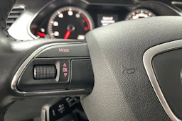 Sininen Audi A4 2013 kuva 23.