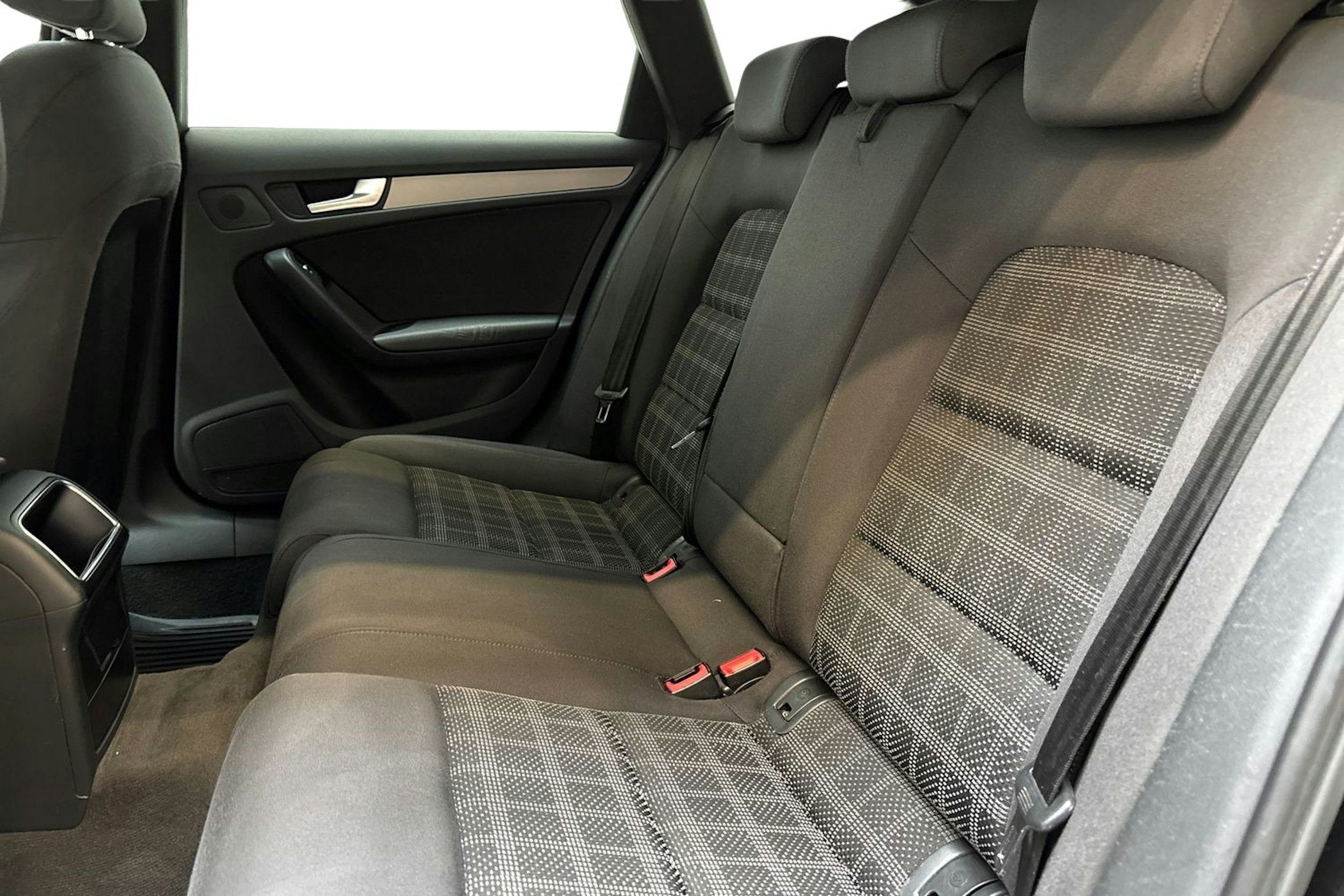 musta Audi A4 2013 kuva 10.