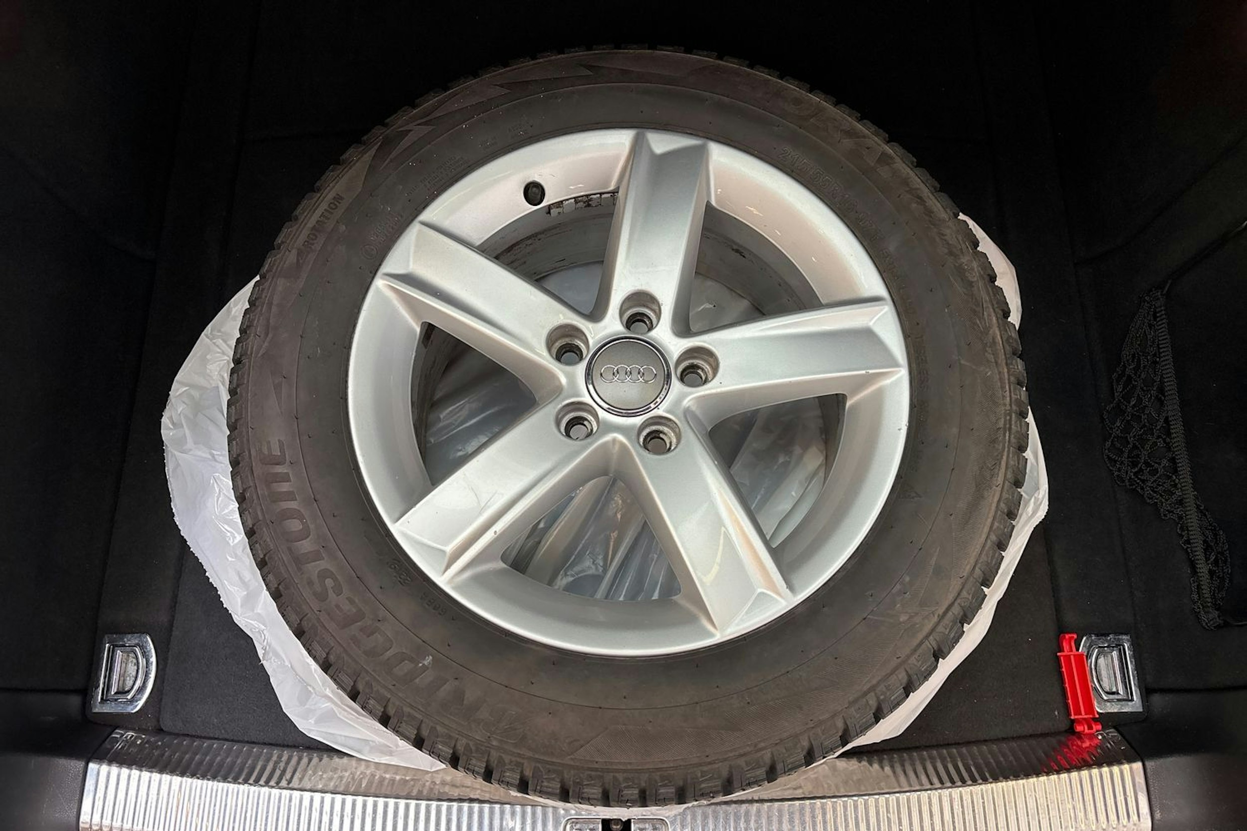 musta Audi A4 2013 kuva 14.