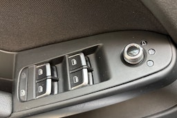 musta Audi A4 2013 kuva 16.