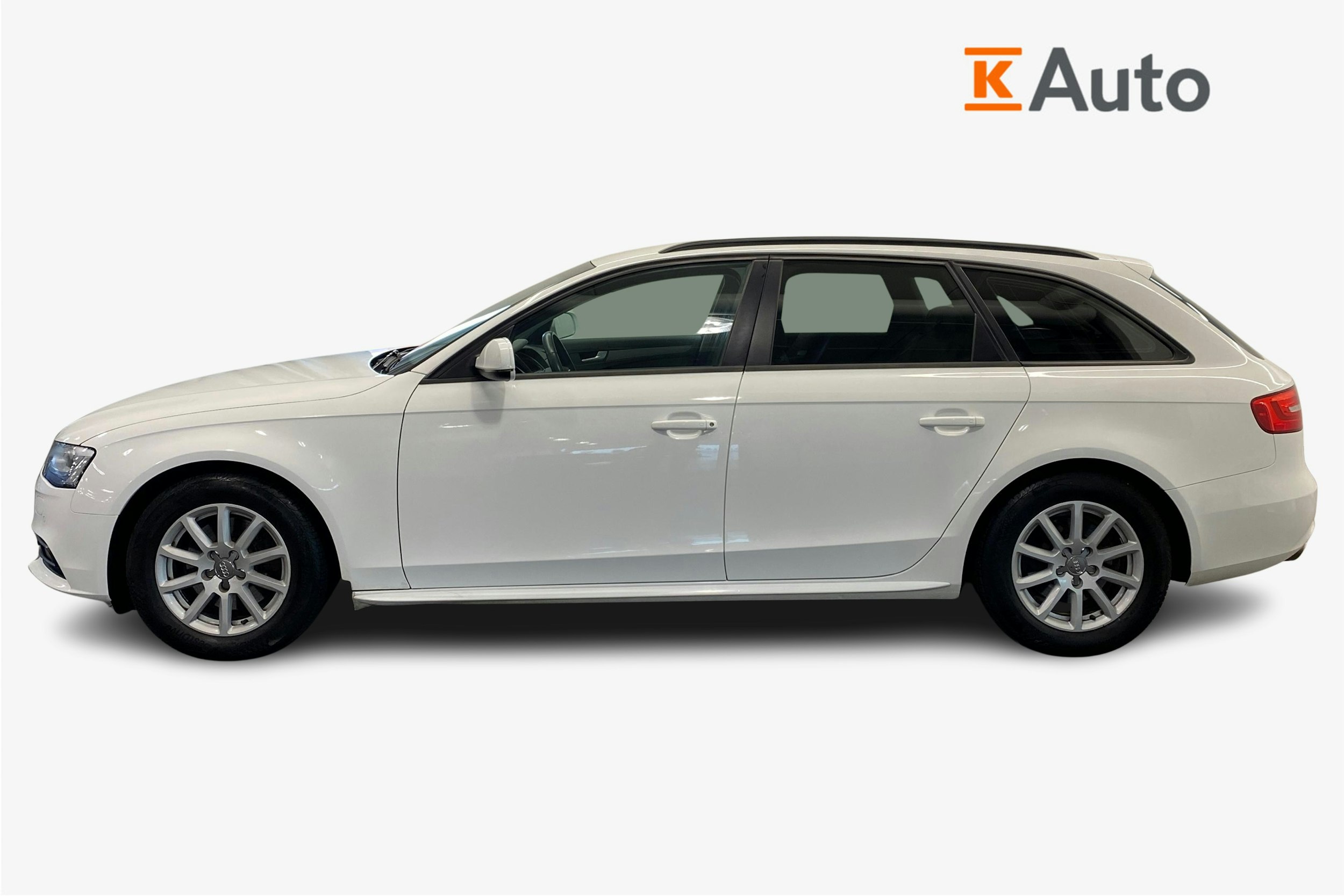 valkoinen Audi A4 2013 kuva 6.