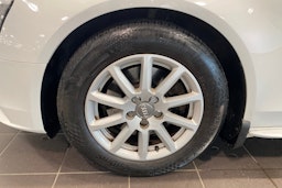 valkoinen Audi A4 2013 kuva 11.