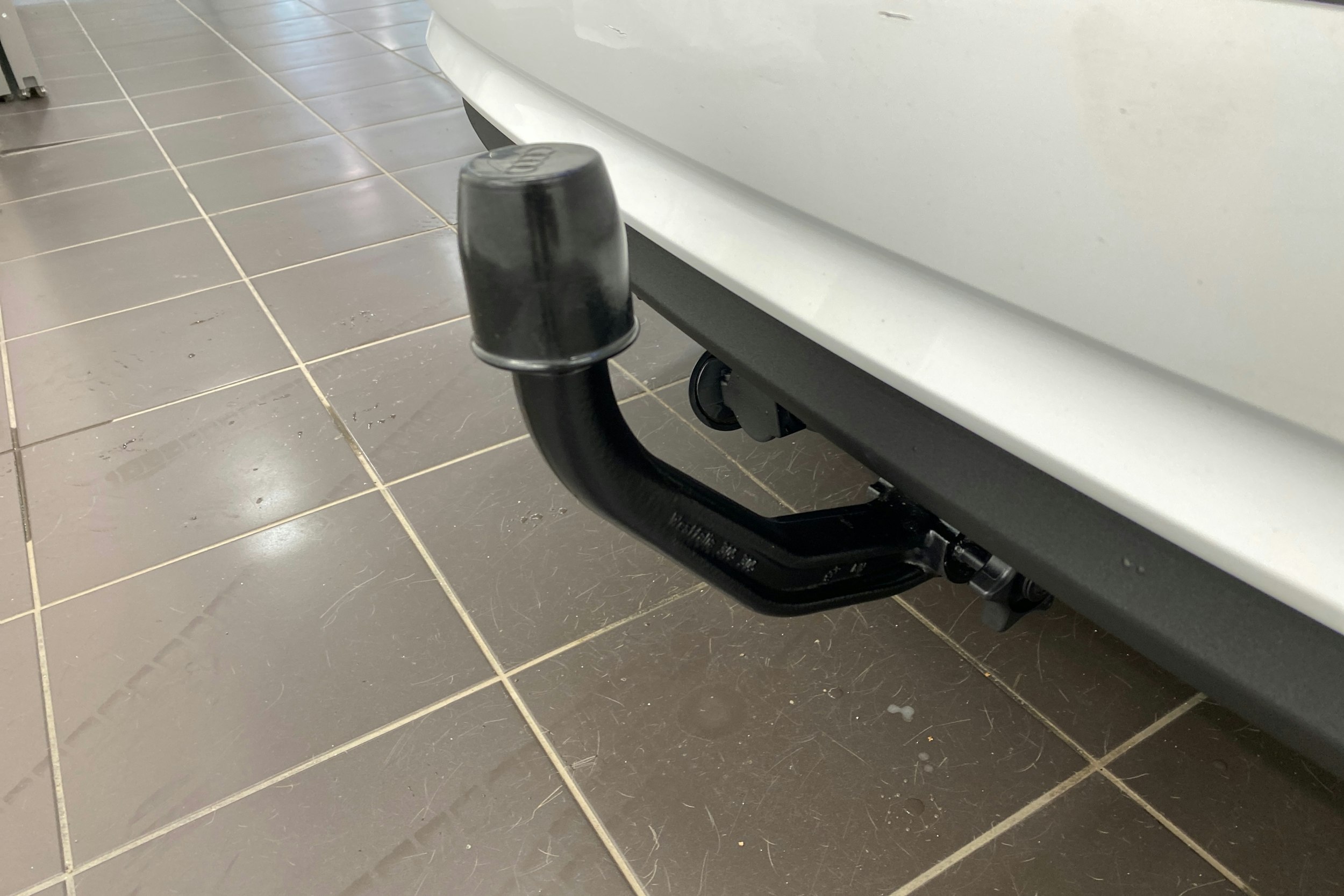 valkoinen Audi A4 2013 kuva 15.