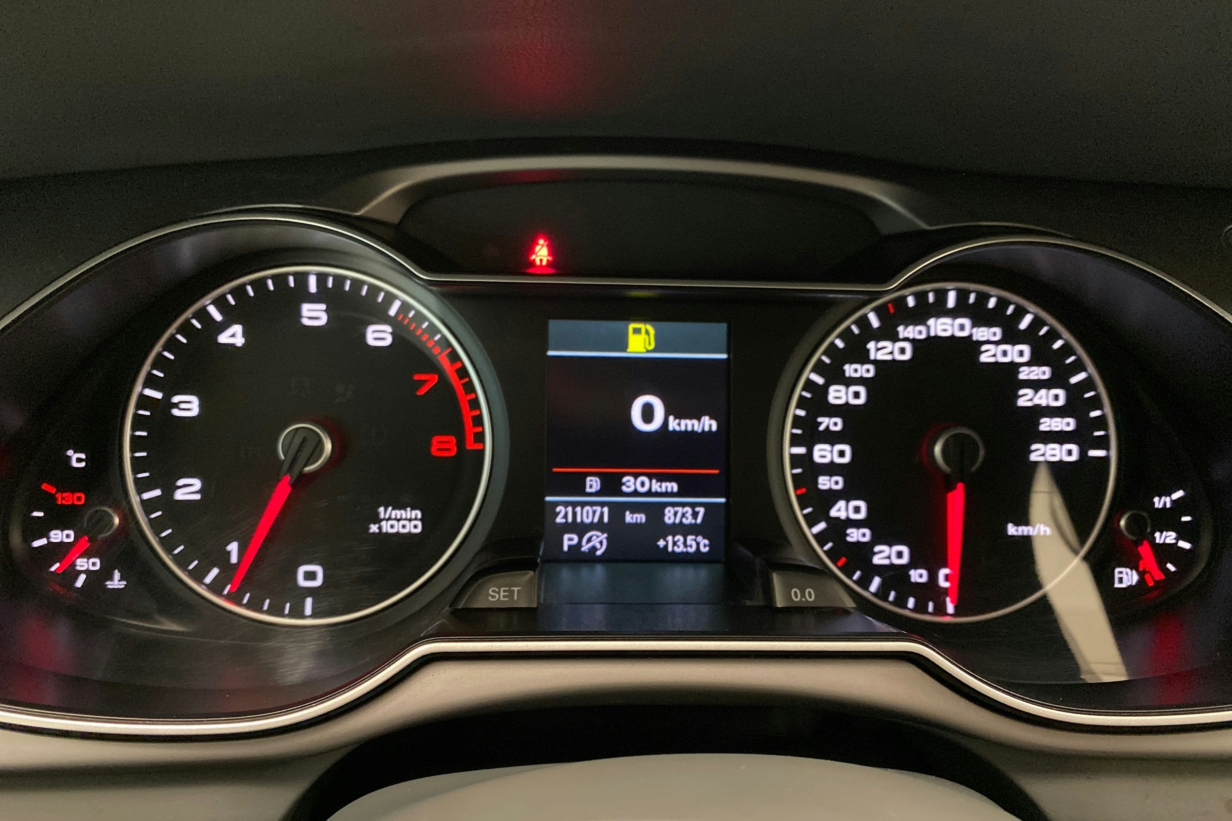 valkoinen Audi A4 2013 kuva 18.