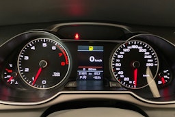 valkoinen Audi A4 2013 kuva 18.