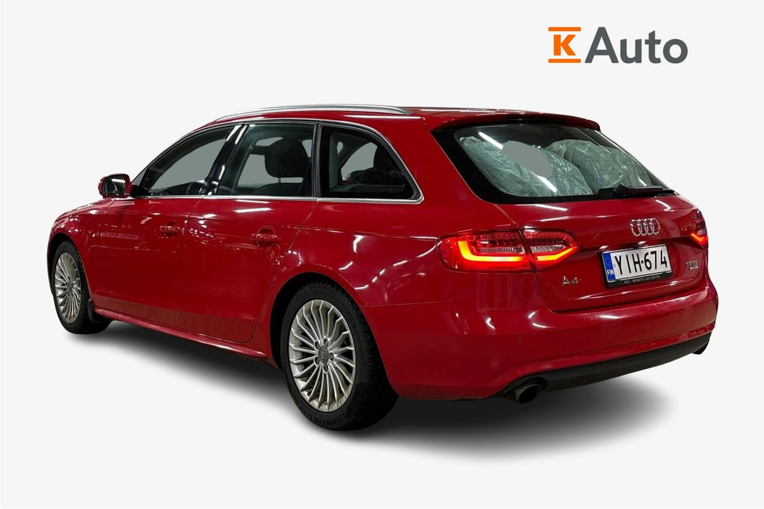 punainen Audi A4 2013 kuva 2.