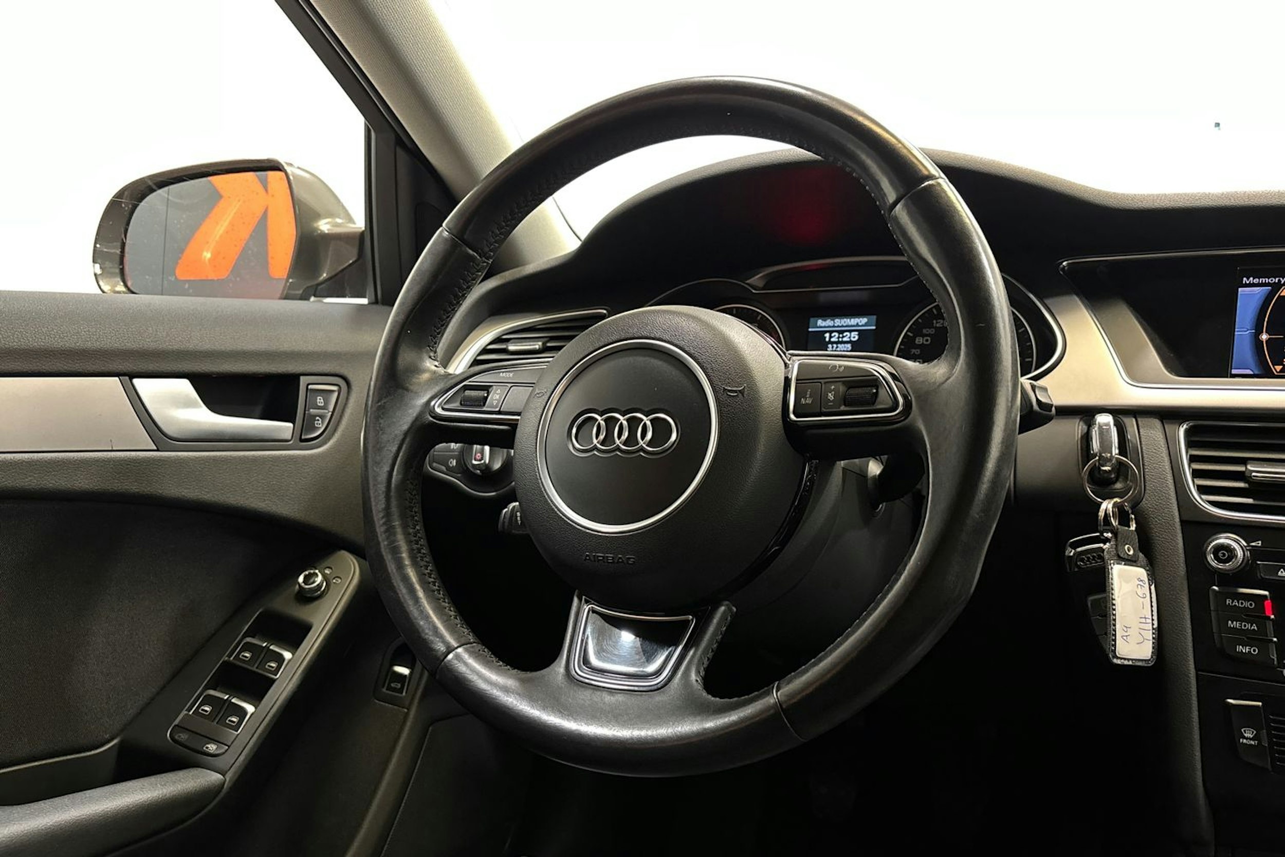 harmaa Audi A4 2013 kuva 14.