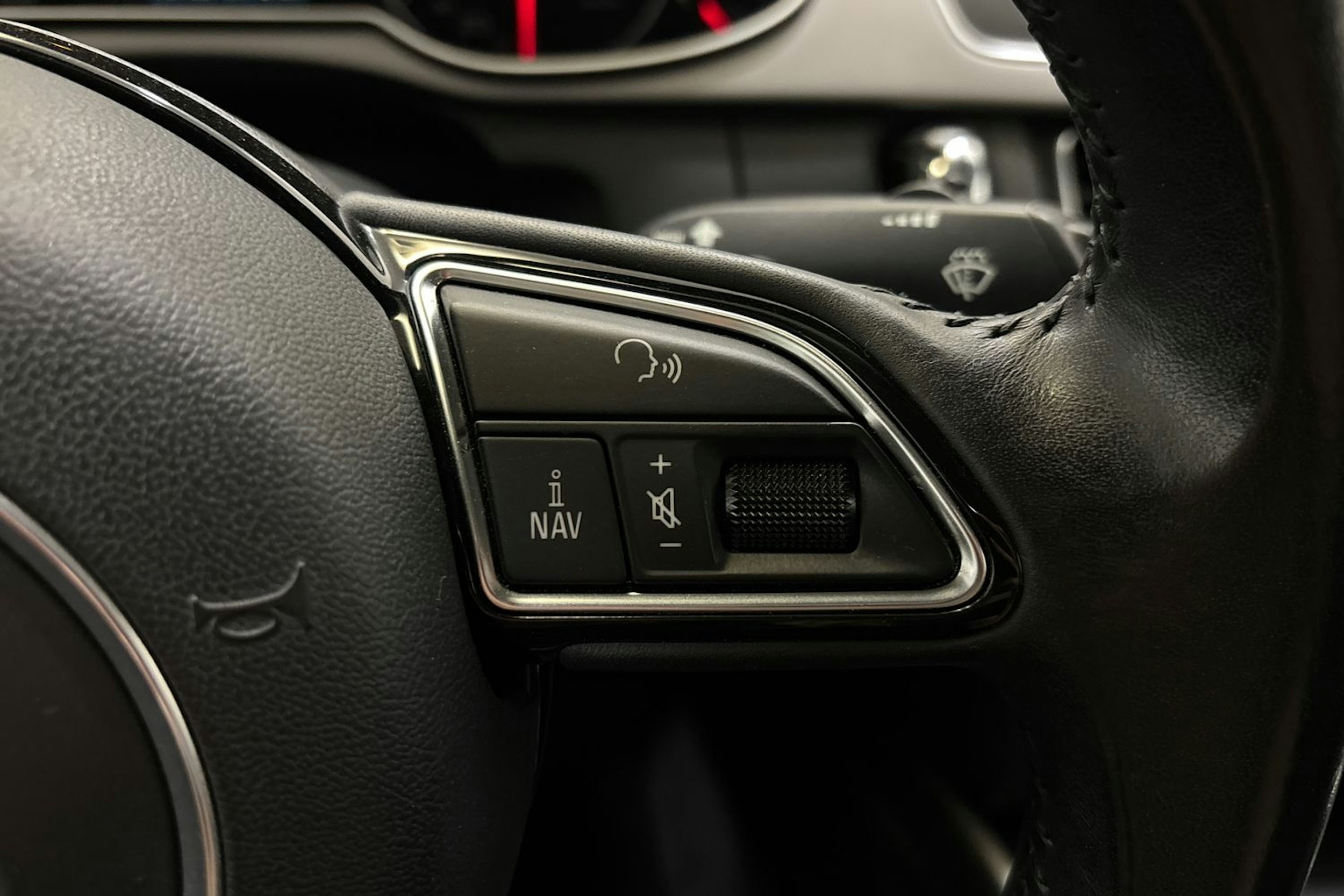 harmaa Audi A4 2013 kuva 16.