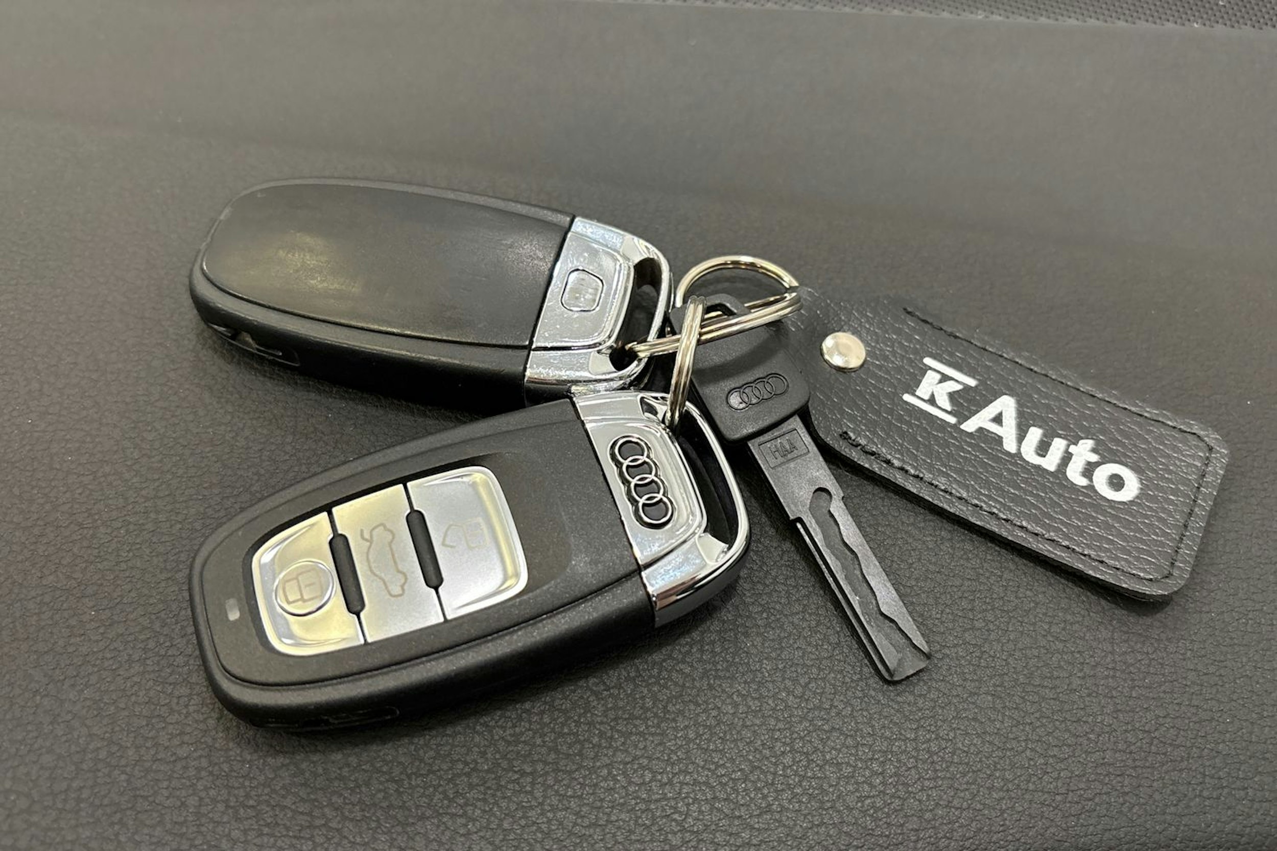 harmaa Audi A4 2013 kuva 19.