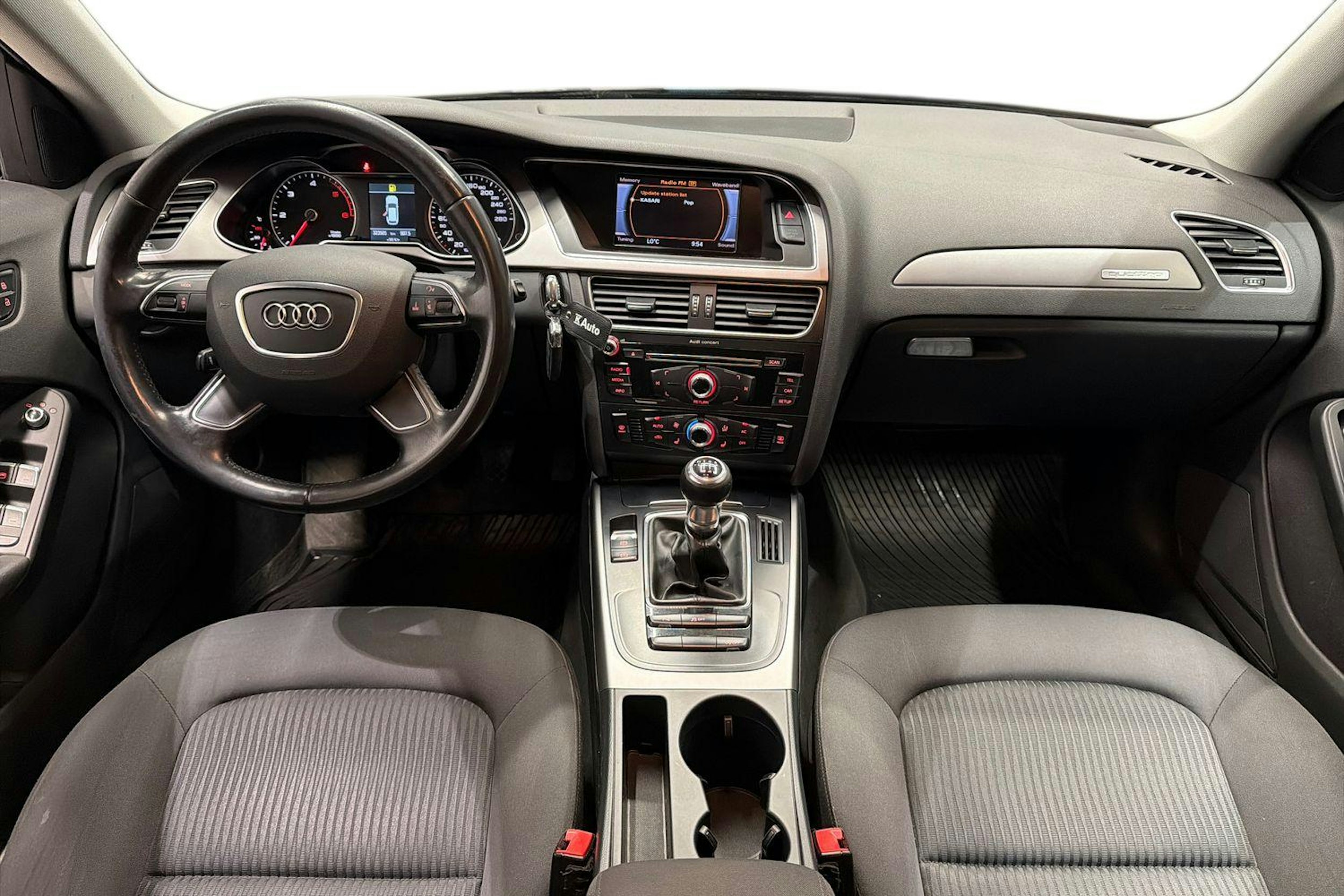 musta Audi A4 2013 kuva 9.