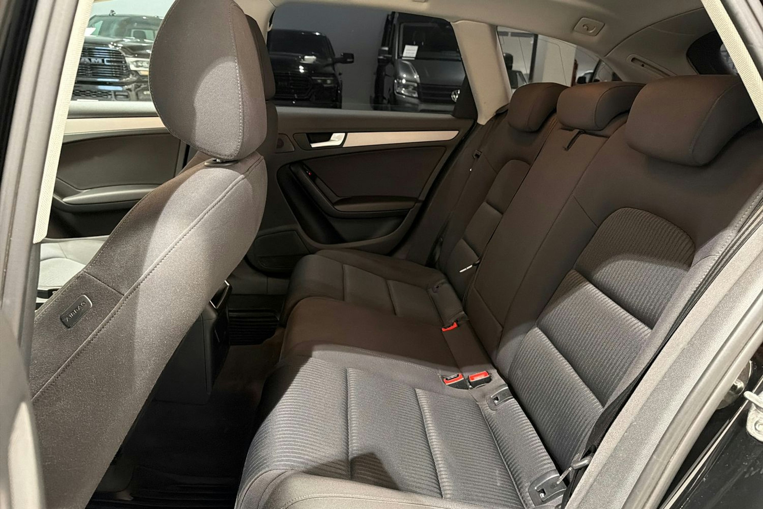 musta Audi A4 2013 kuva 13.