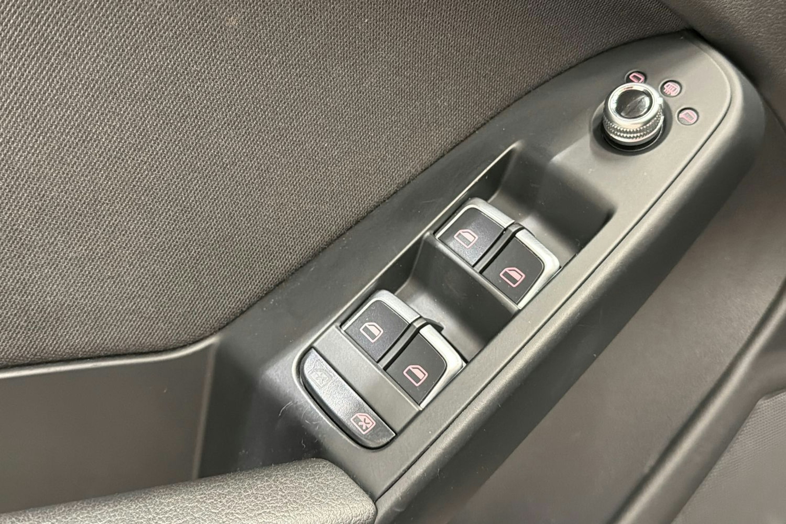 musta Audi A4 2013 kuva 16.