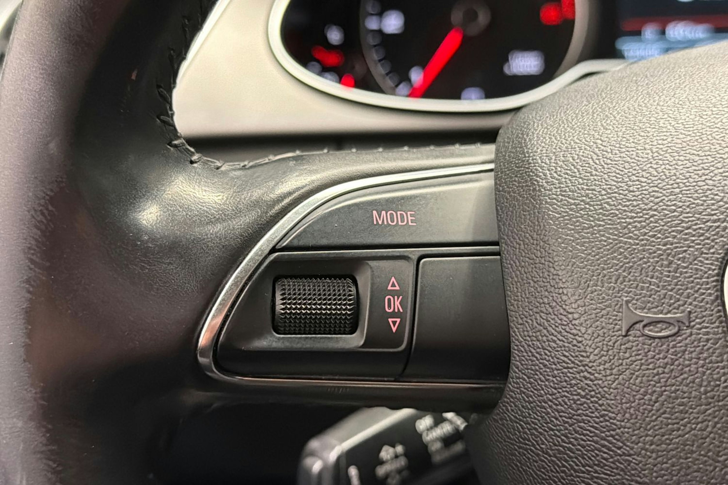 musta Audi A4 2013 kuva 19.