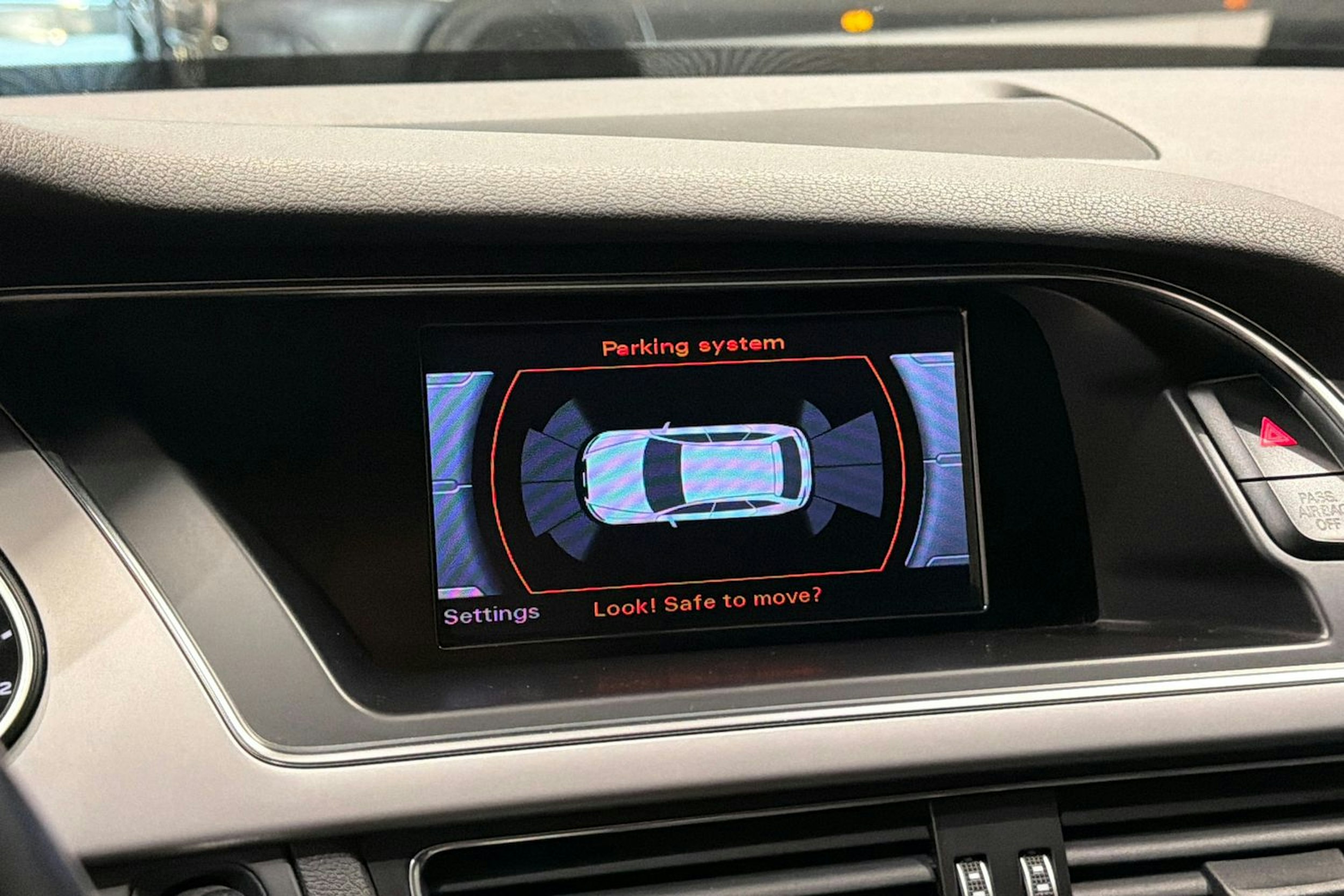 musta Audi A4 2013 kuva 23.