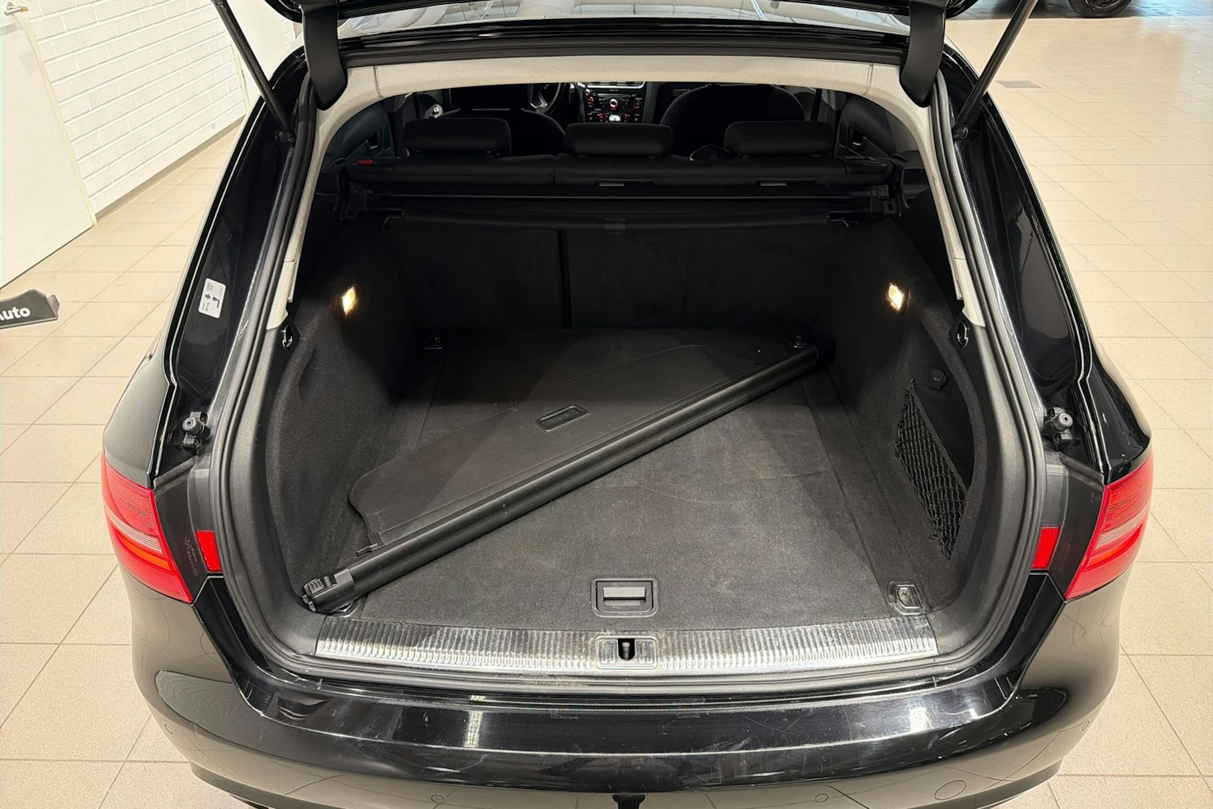 musta Audi A4 2013 kuva 26.