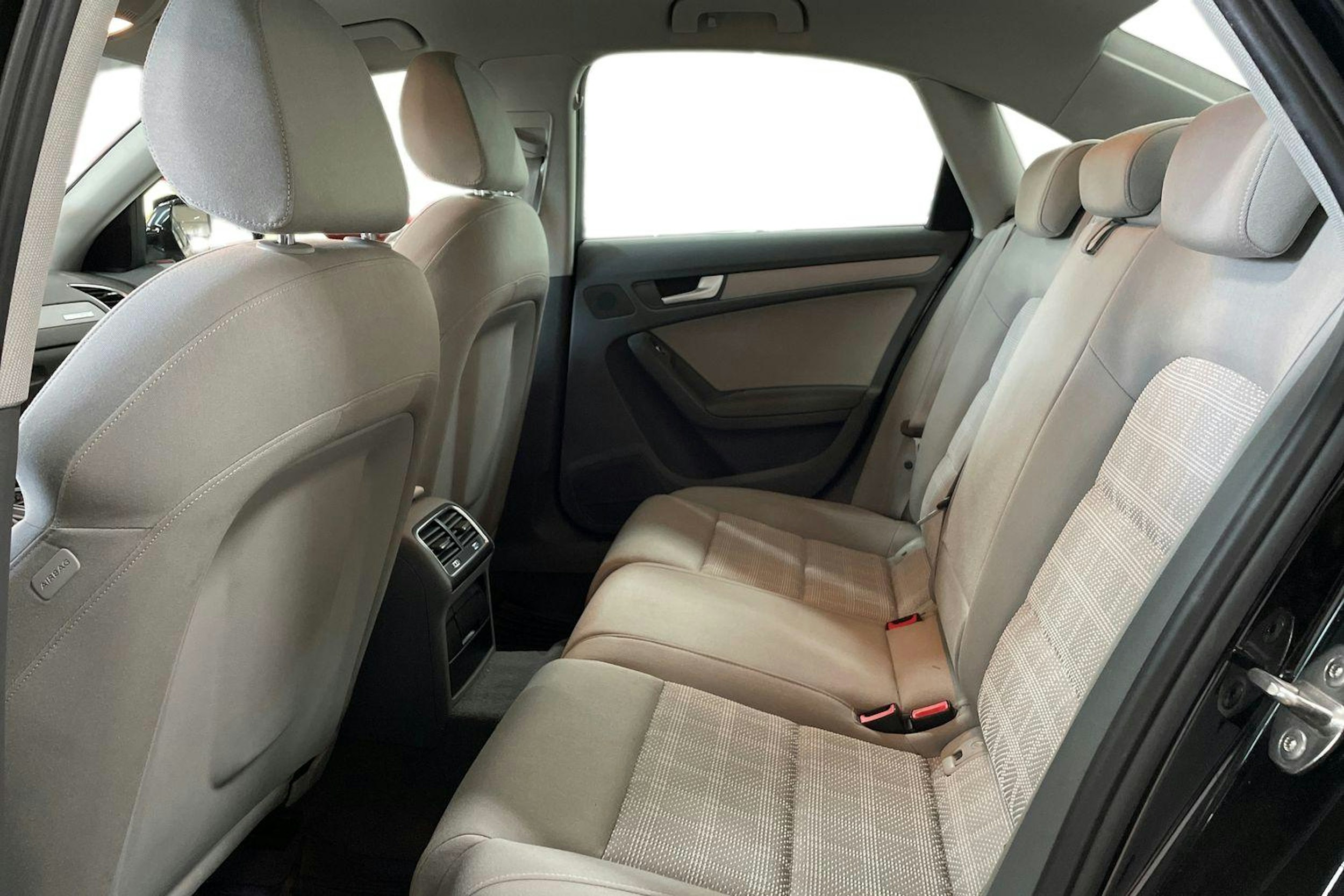 musta Audi A4 2014 kuva 10.
