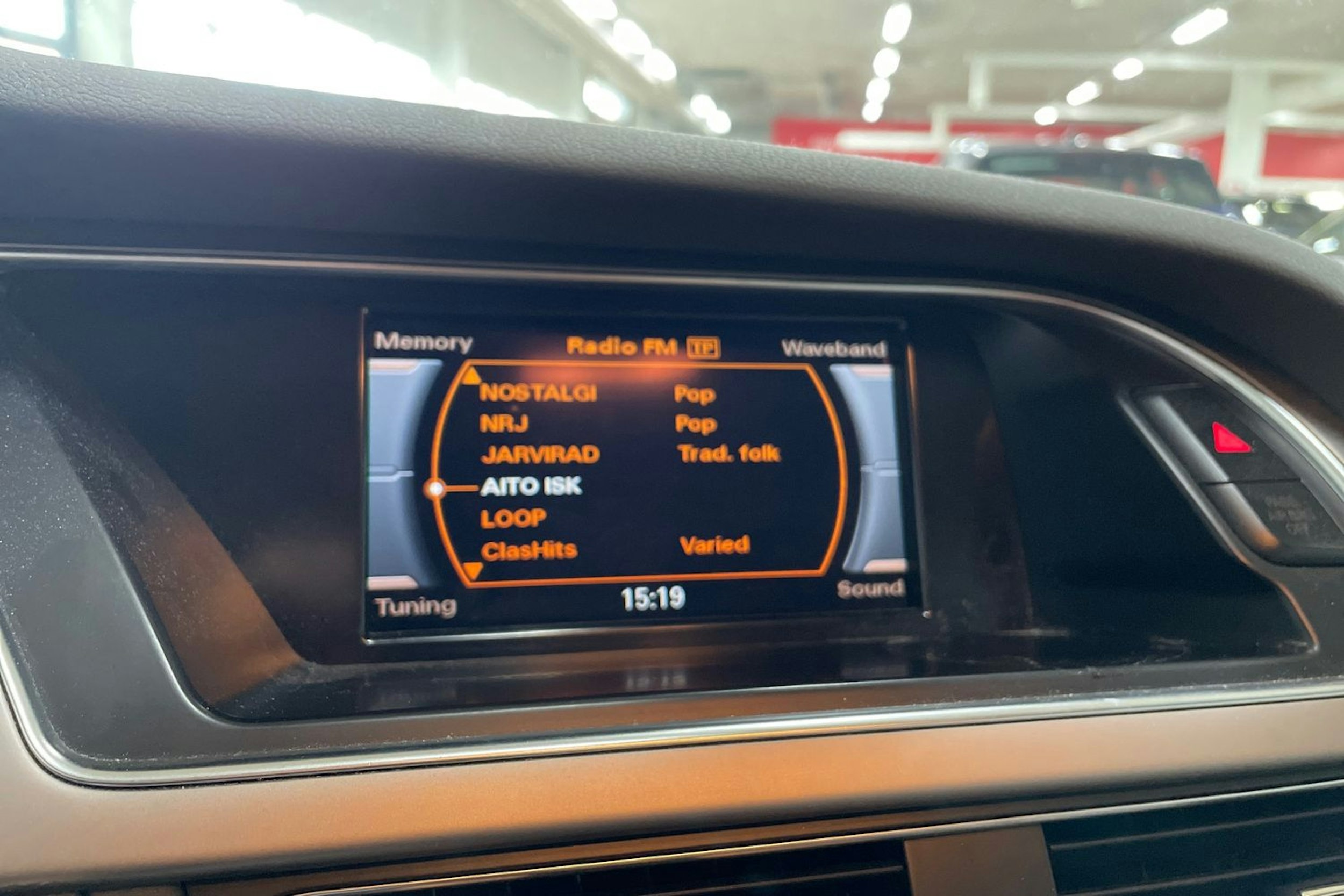 musta Audi A4 2014 kuva 15.