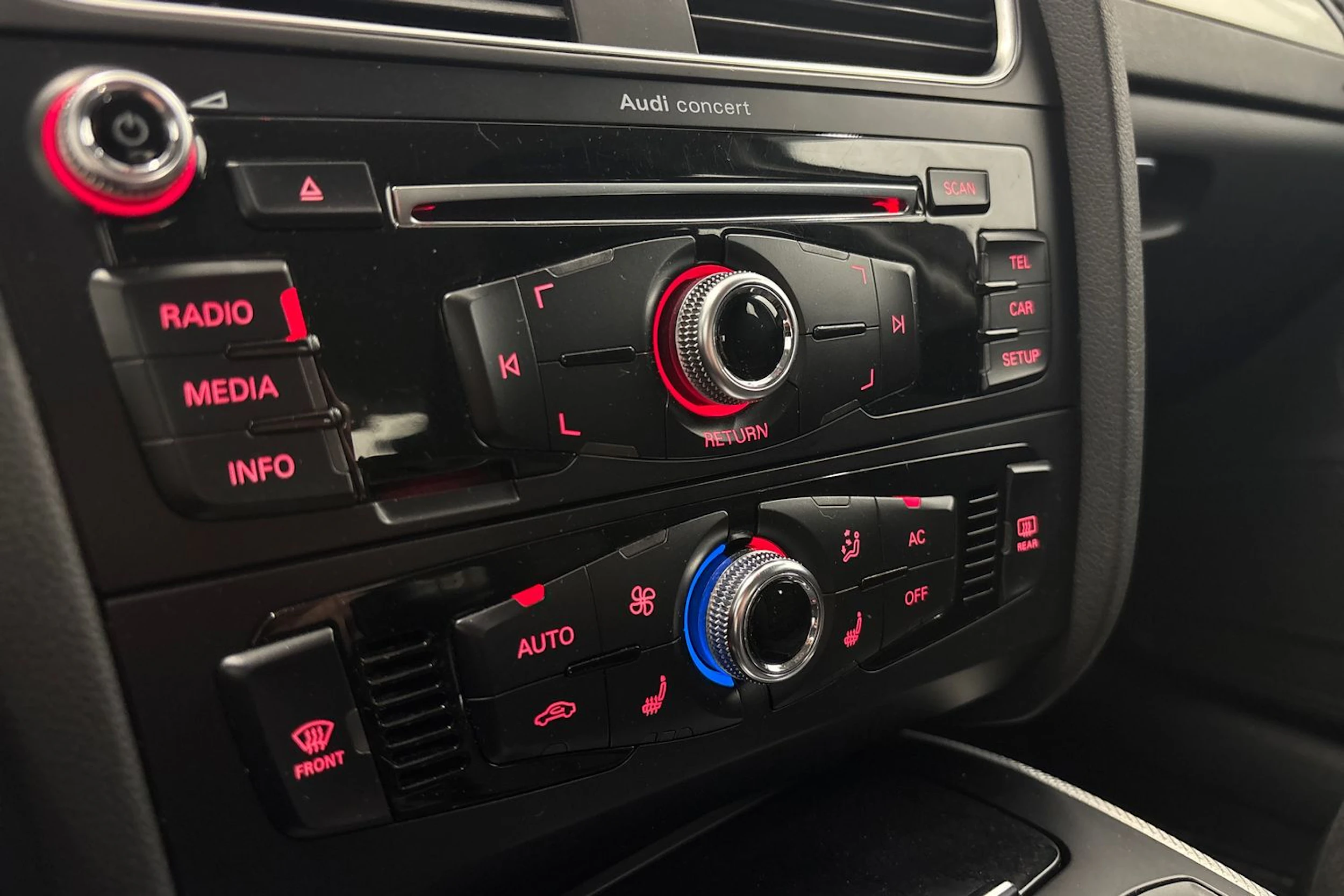 Hopea Audi A4 2014 kuva 12.