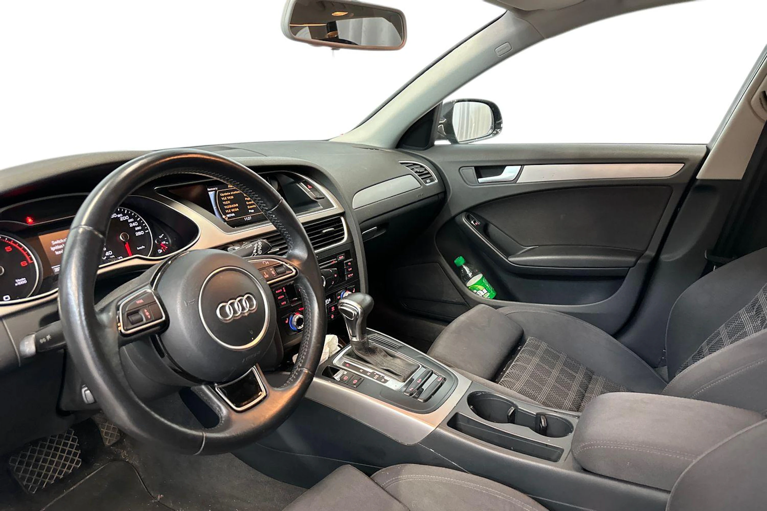 musta Audi A4 2014 kuva 3.