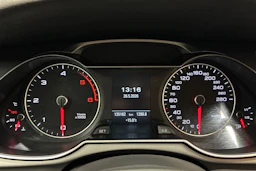 punainen Audi A4 2015 kuva 16.