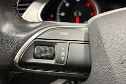 punainen Audi A4 2015 kuva 17.