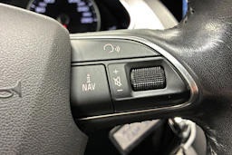 punainen Audi A4 2015 kuva 18.