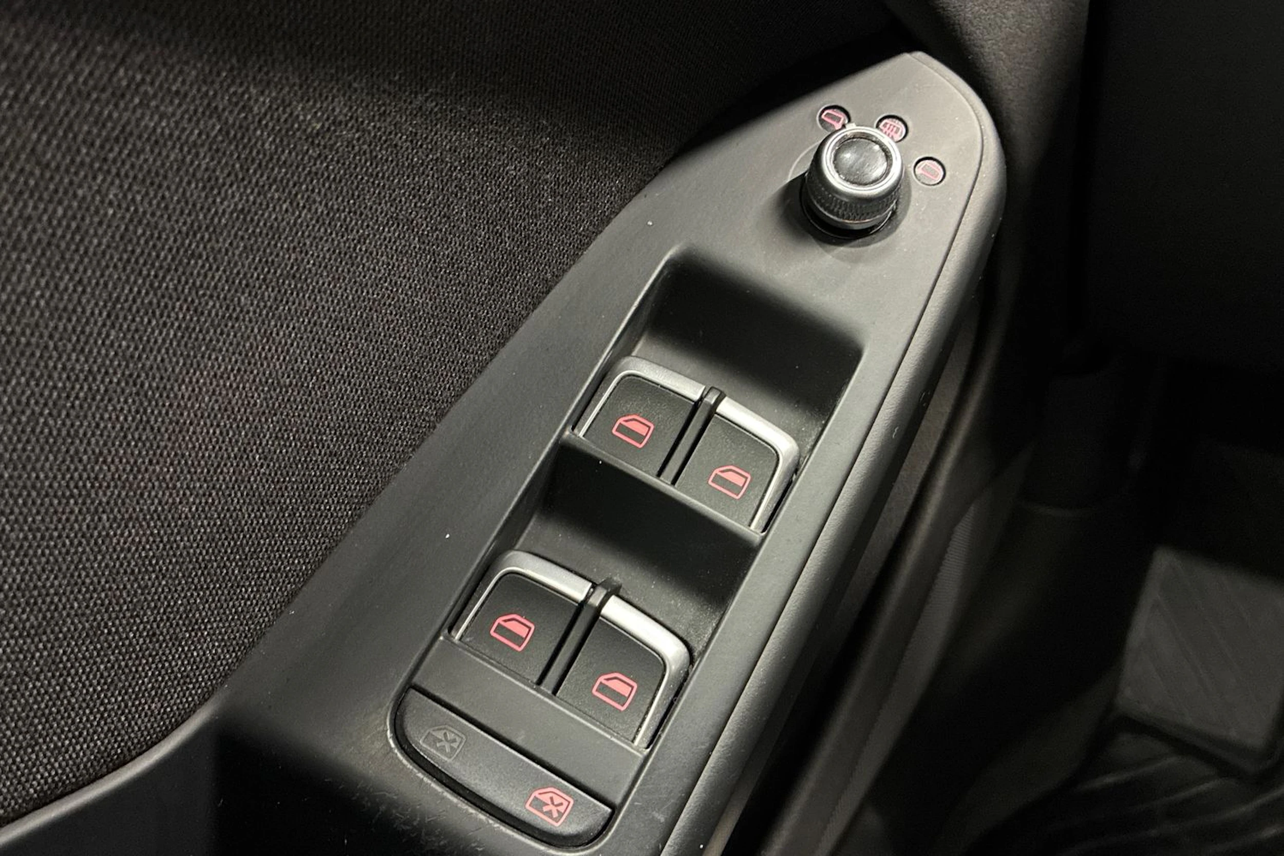 punainen Audi A4 2015 kuva 21.