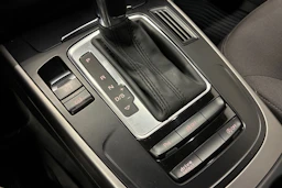 punainen Audi A4 2015 kuva 22.