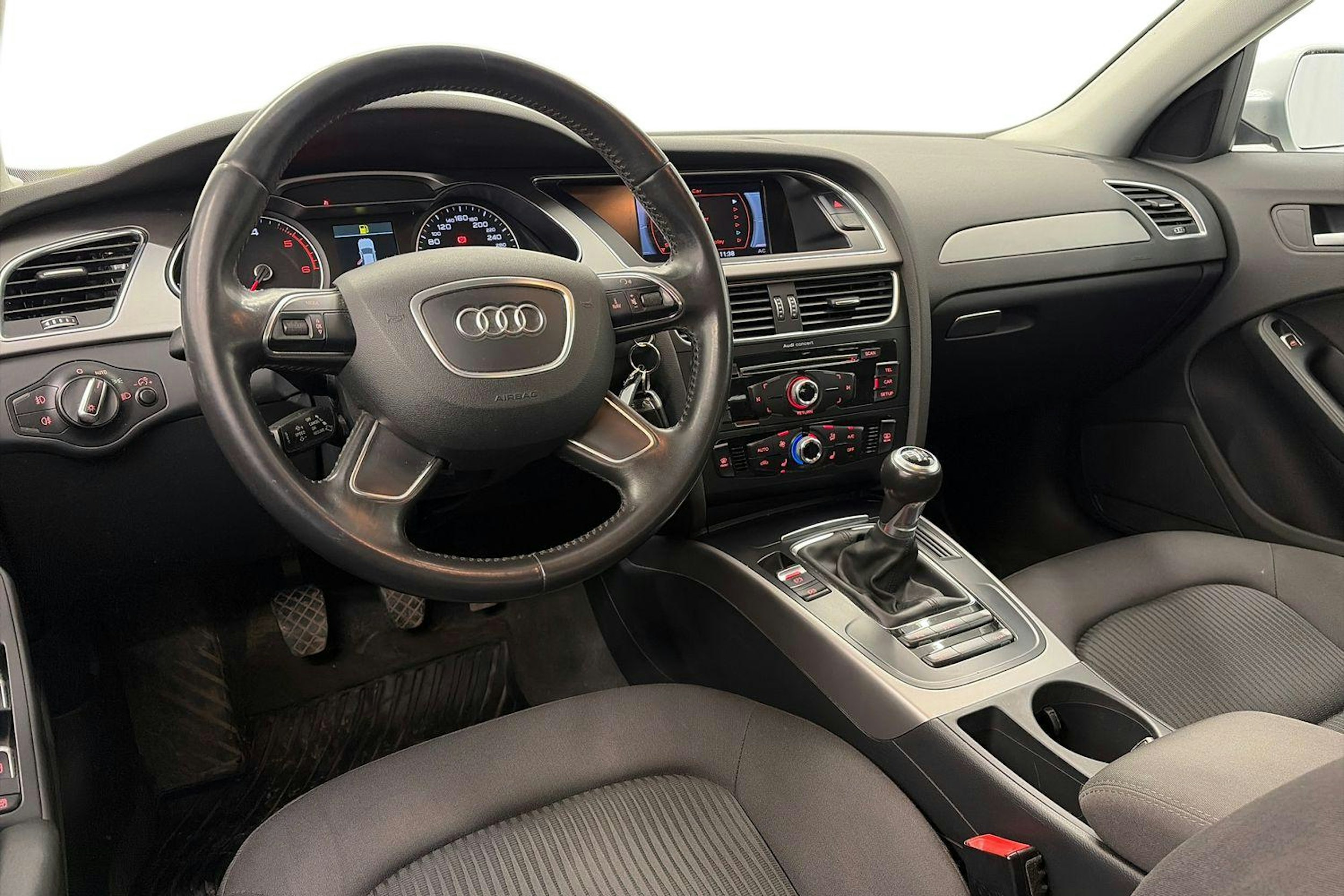 hopea Audi A4 2014 kuva 6.