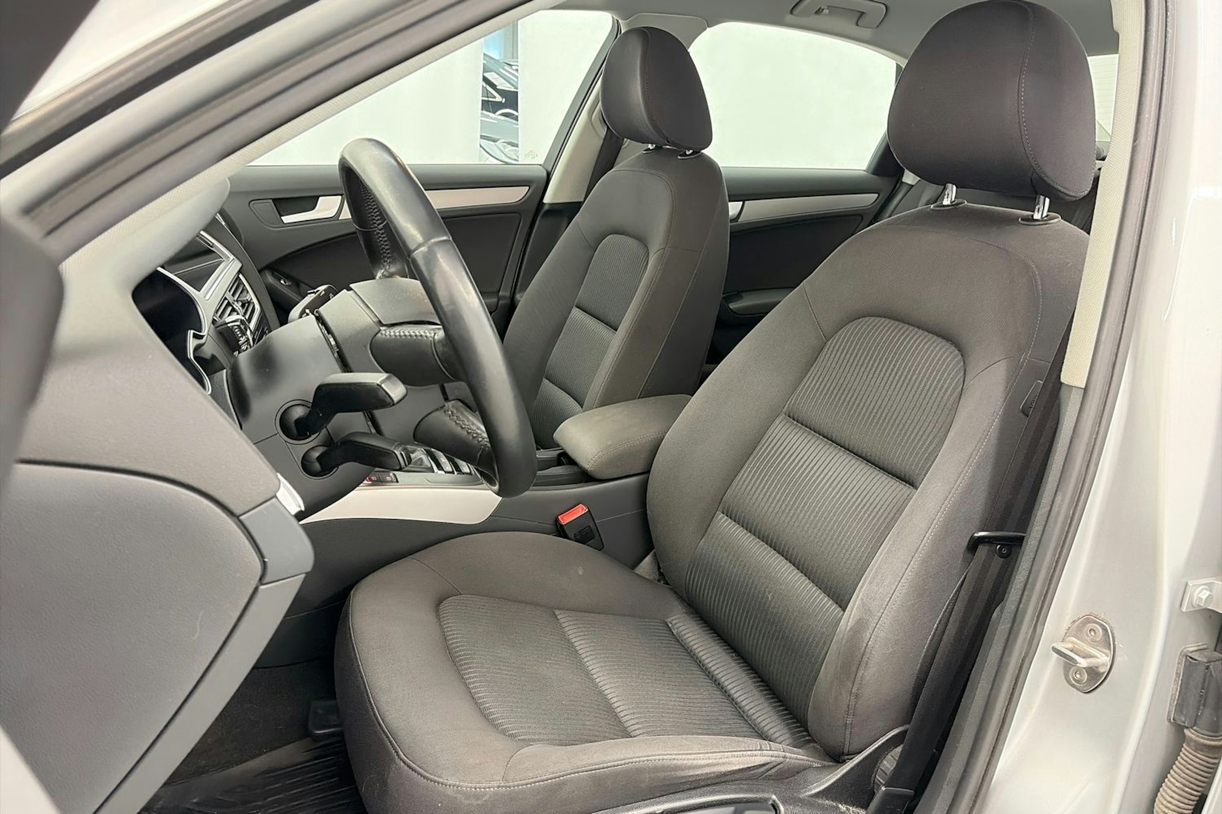 hopea Audi A4 2014 kuva 11.