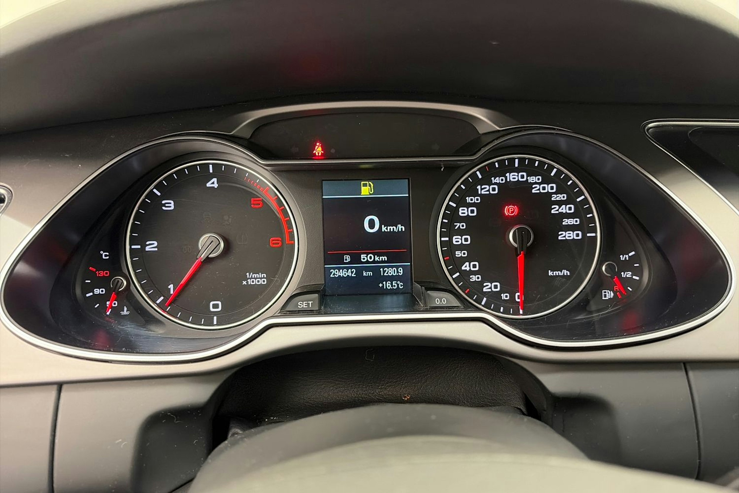 hopea Audi A4 2014 kuva 12.