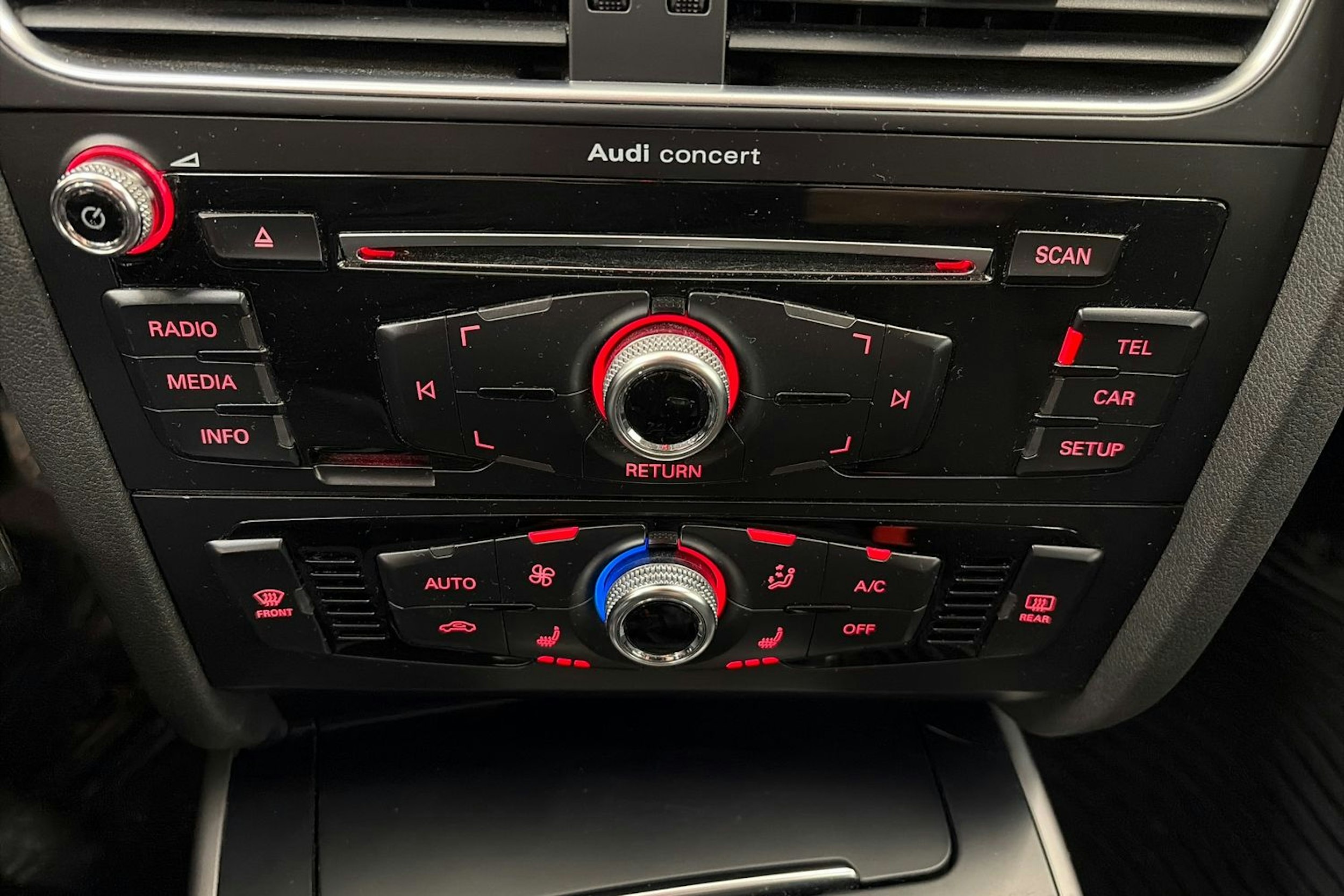 hopea Audi A4 2014 kuva 17.