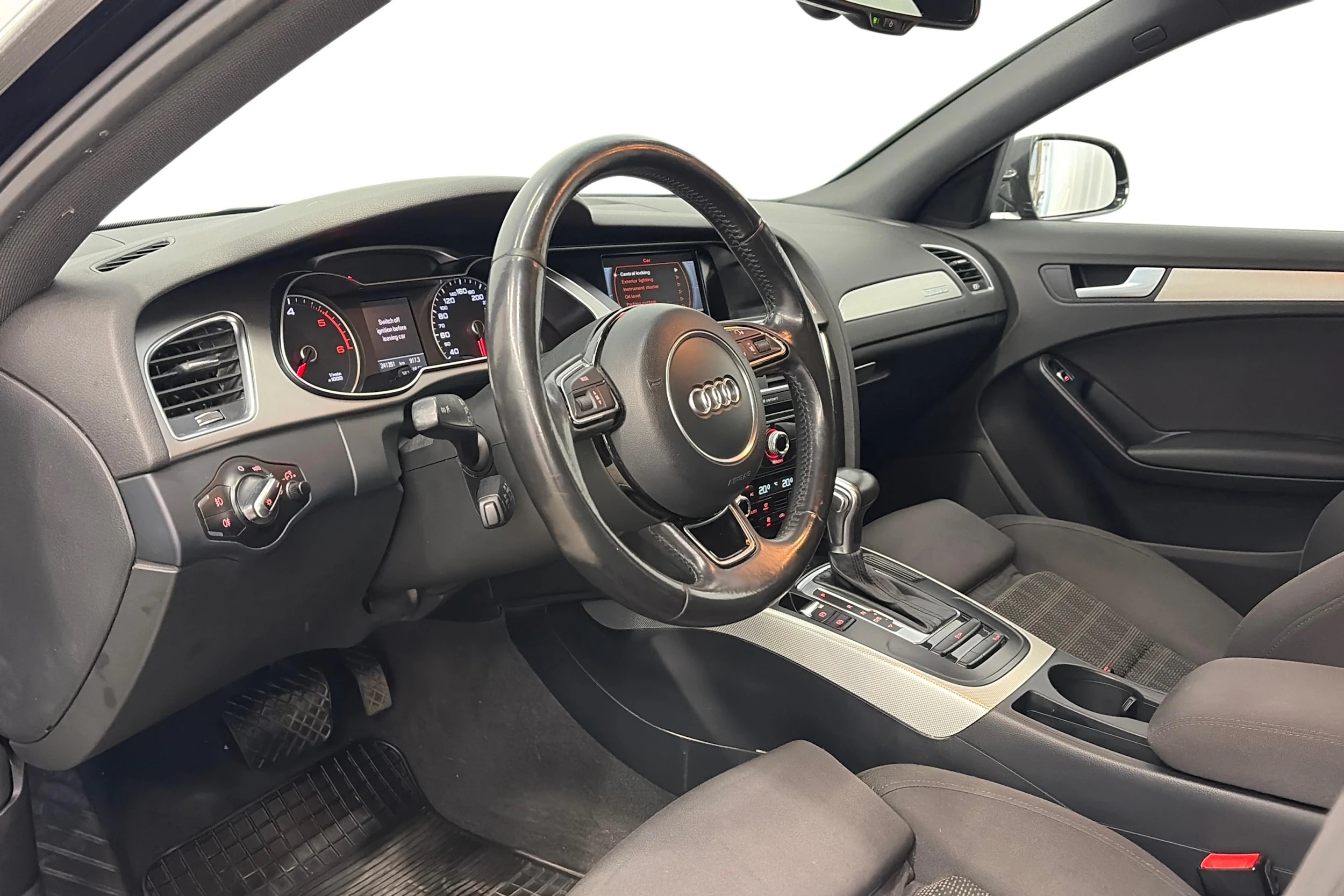 musta Audi A4 2014 kuva 8.