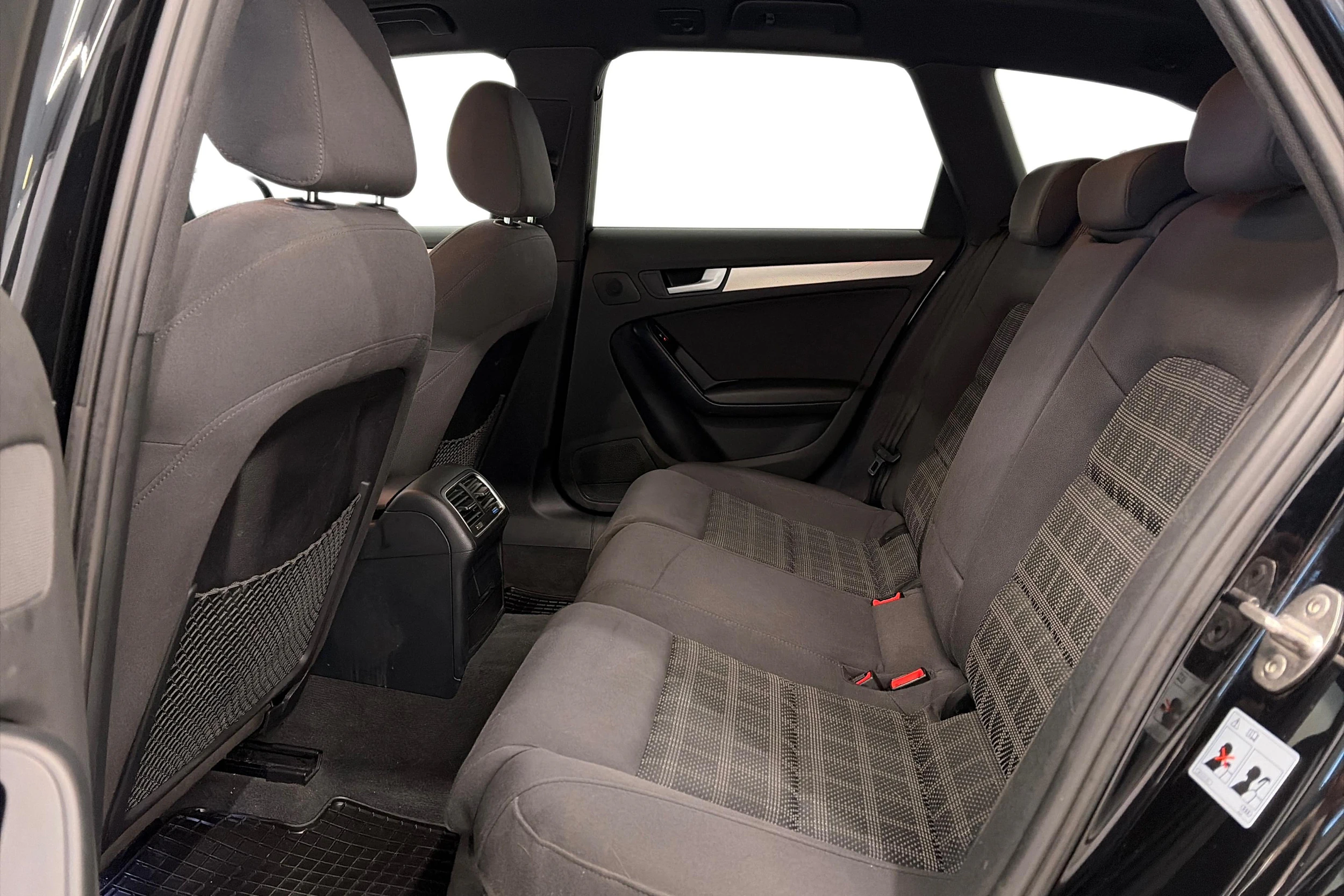 musta Audi A4 2014 kuva 11.