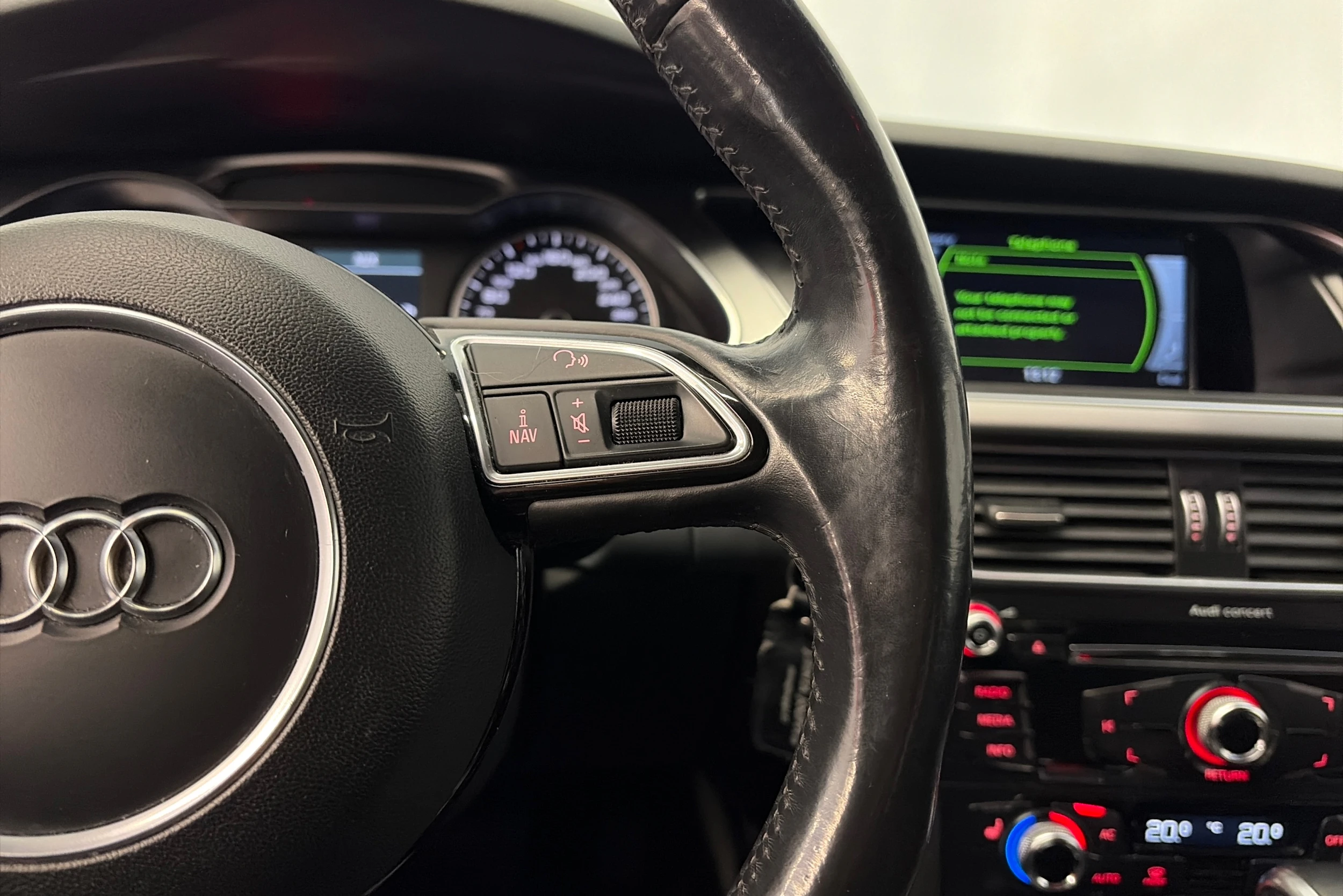 musta Audi A4 2014 kuva 24.