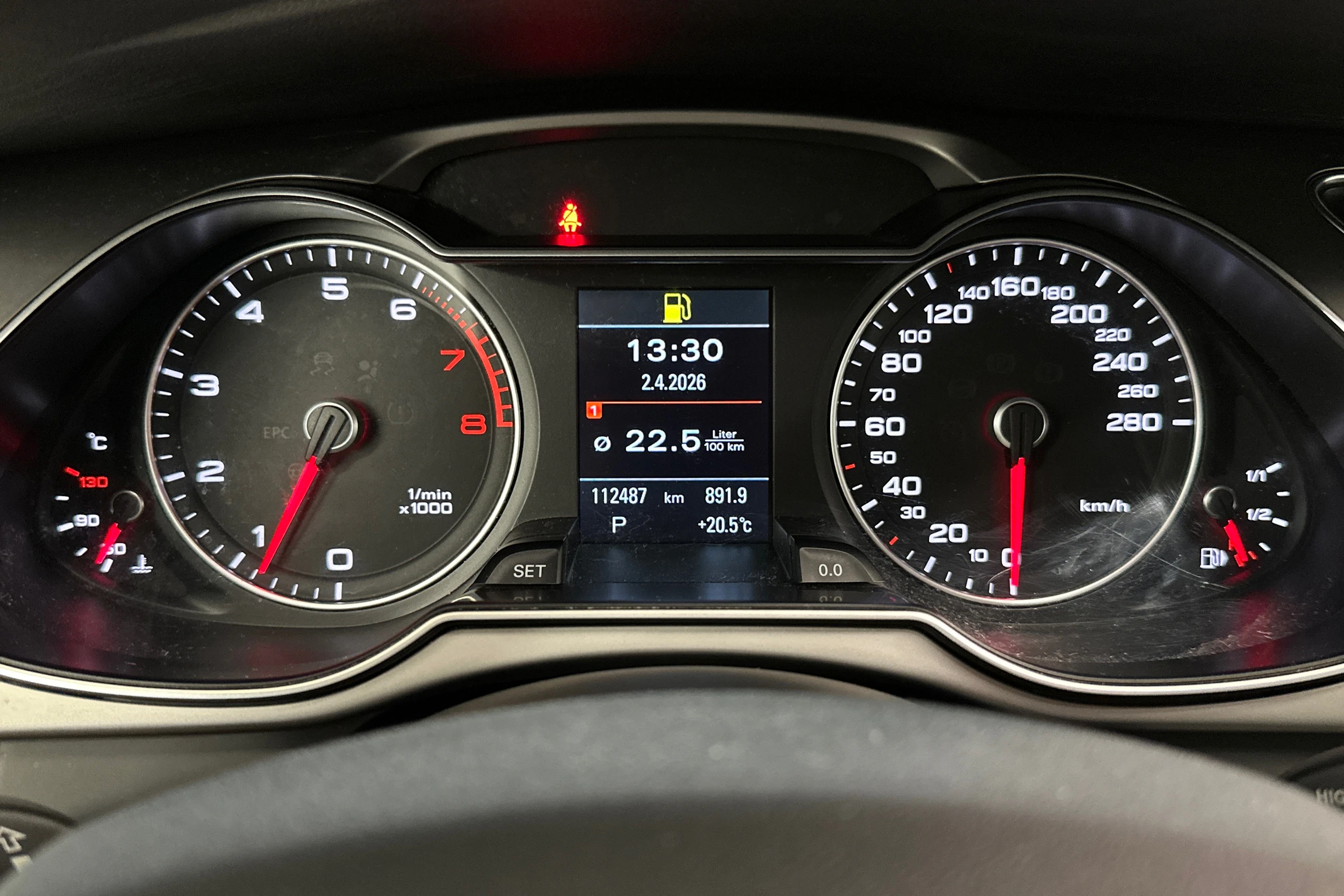 Valkoinen Audi A4 2014 kuva 15.