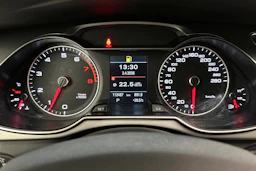Valkoinen Audi A4 2014 kuva 15.