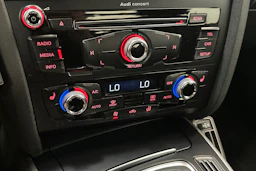 Valkoinen Audi A4 2014 kuva 18.