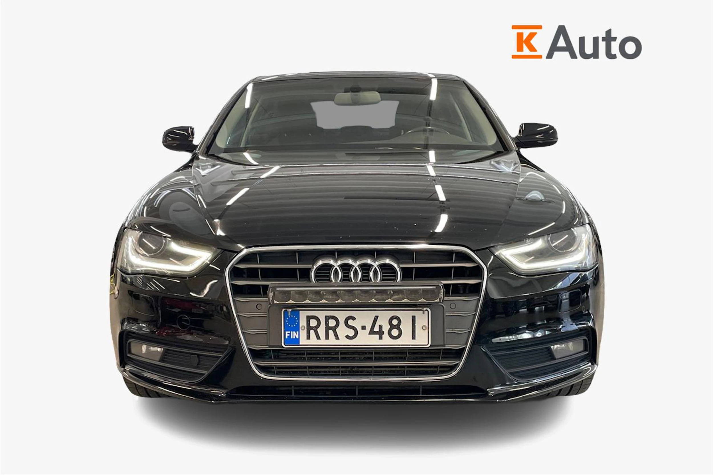 Musta Audi A4 2014 kuva 4.